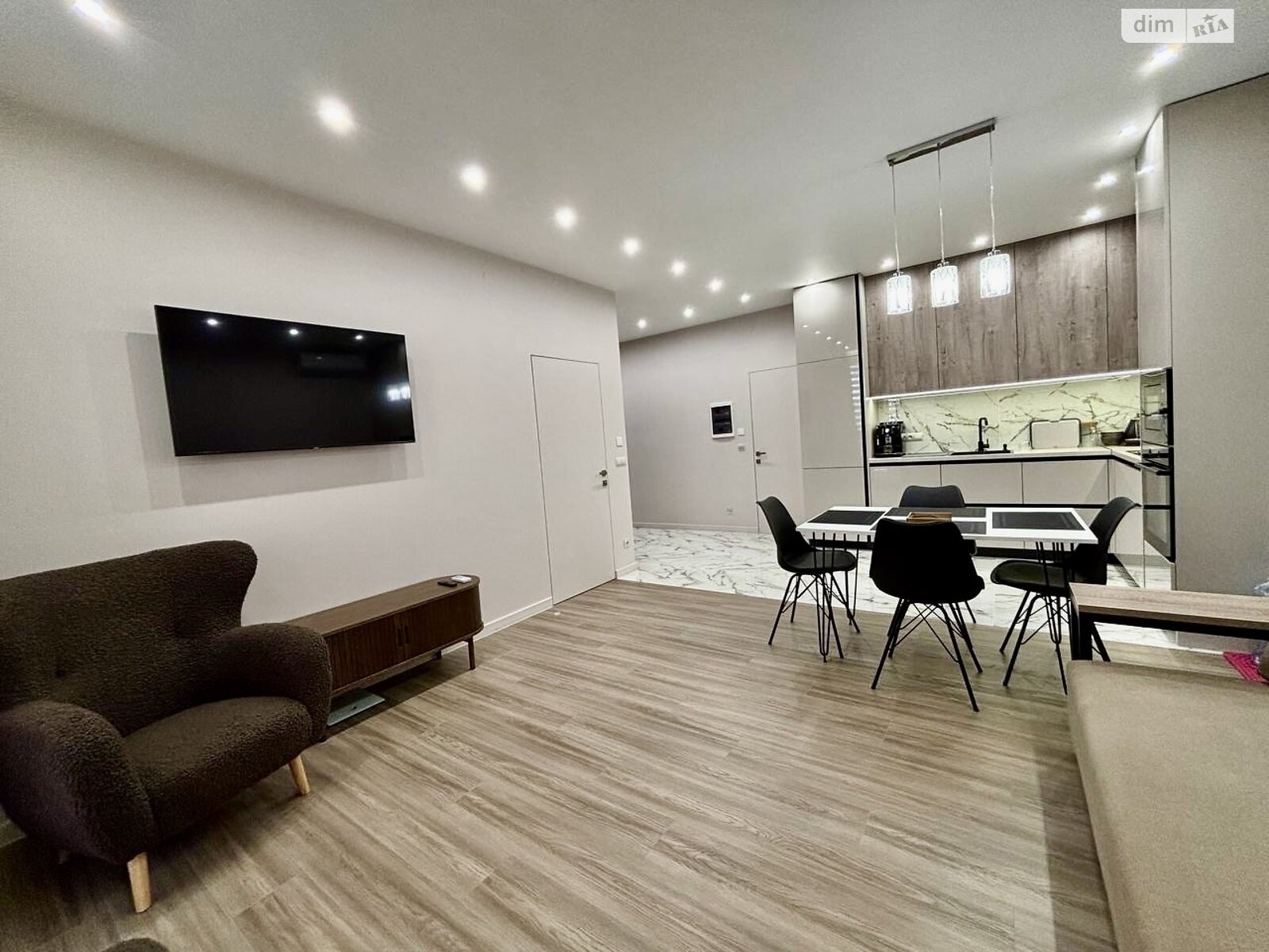 Продаж однокімнатної квартири в Минаї, на вул. Августина Волошина 14, кв. 705, фото 1