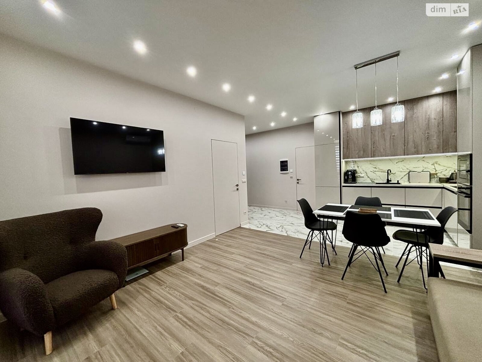 Продаж однокімнатної квартири в Минаї, на вул. Августина Волошина 14, кв. 705, фото 1