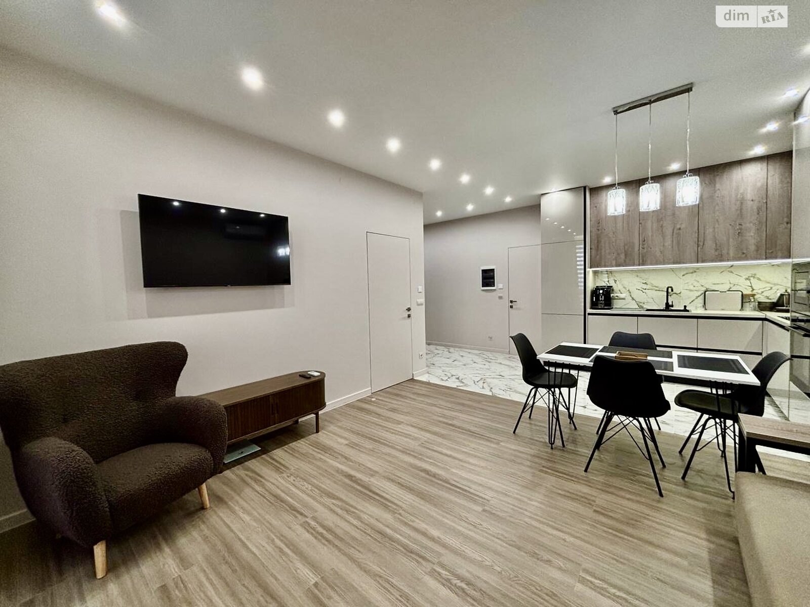 Продаж однокімнатної квартири в Минаї, на вул. Августина Волошина 14, кв. 705, фото 1