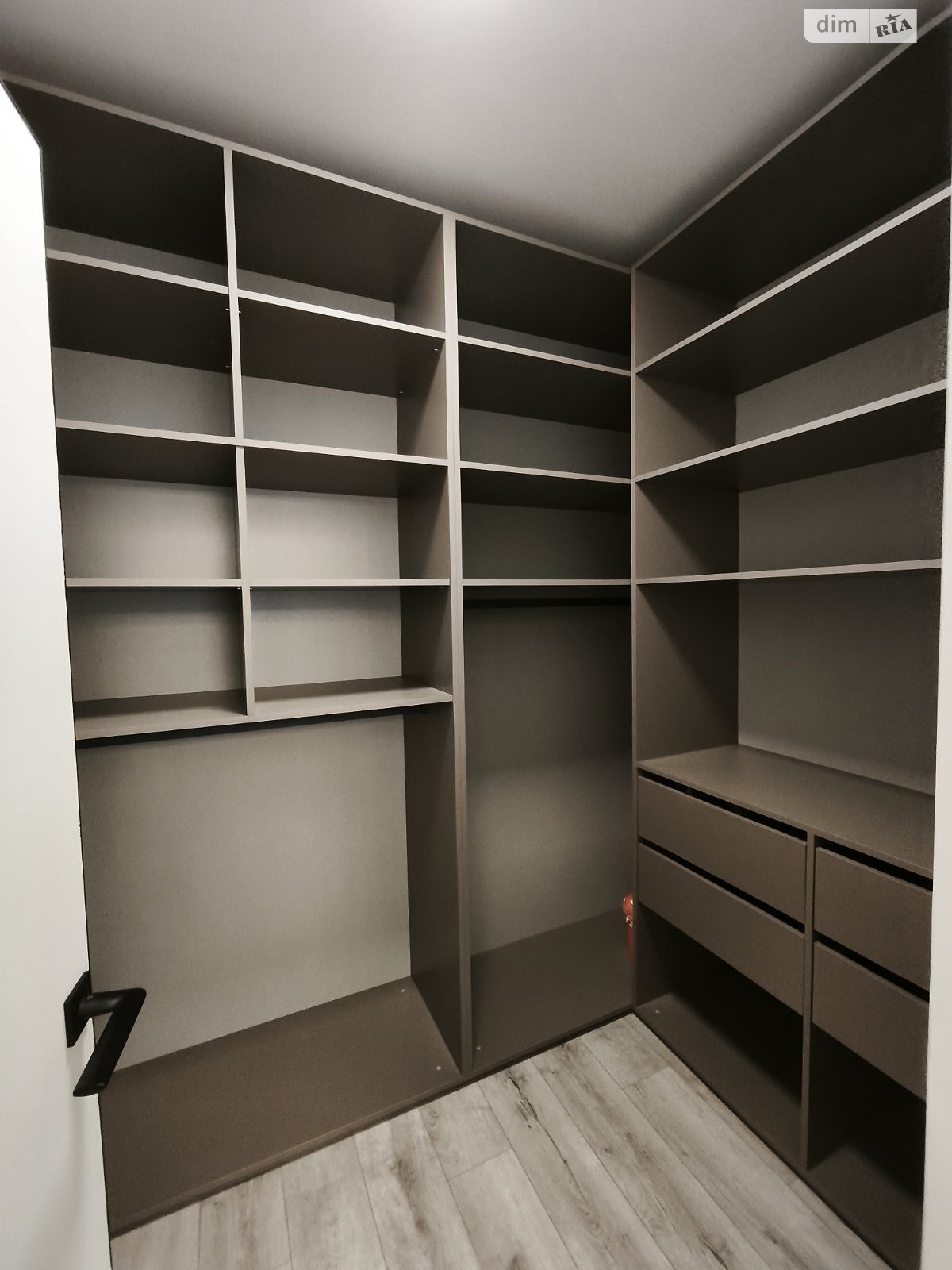 Продаж однокімнатної квартири в Минаї, на вул. Августина Волошина, фото 1