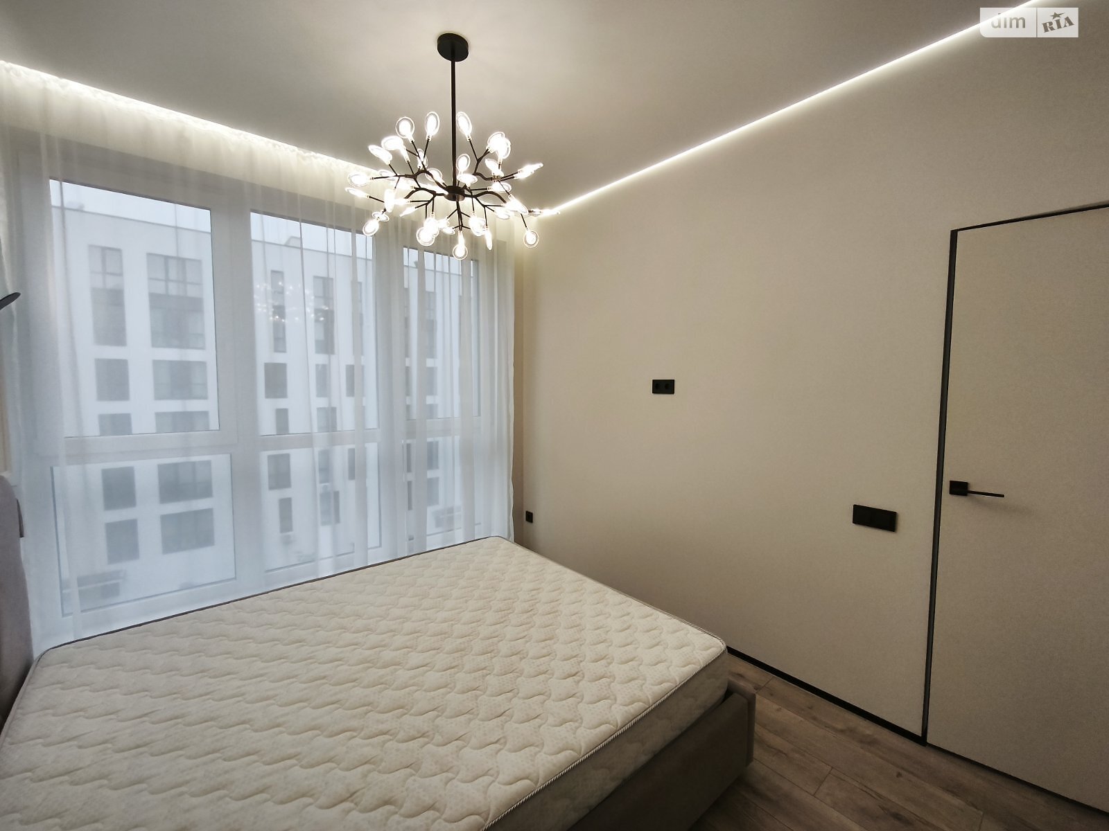 Продаж однокімнатної квартири в Минаї, на вул. Августина Волошина, фото 1