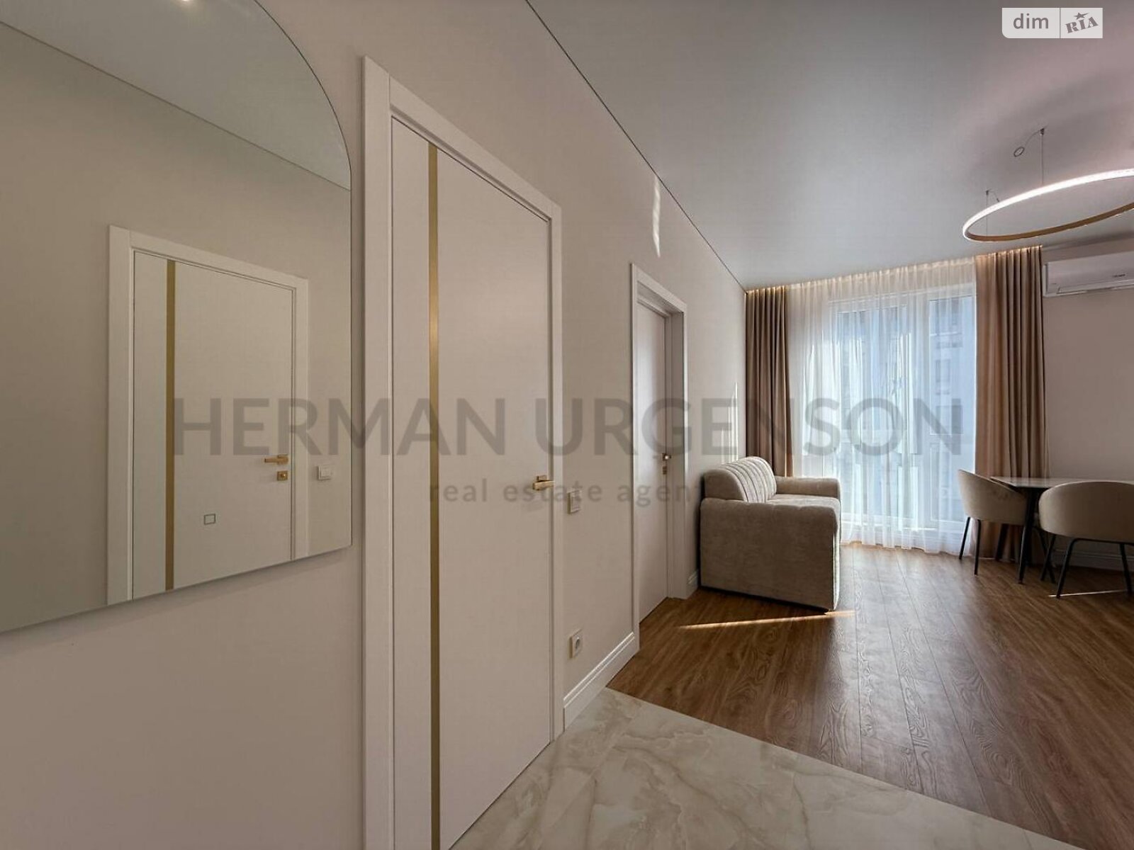 Продаж однокімнатної квартири в Минаї, на вул. Августина Волошина, фото 1