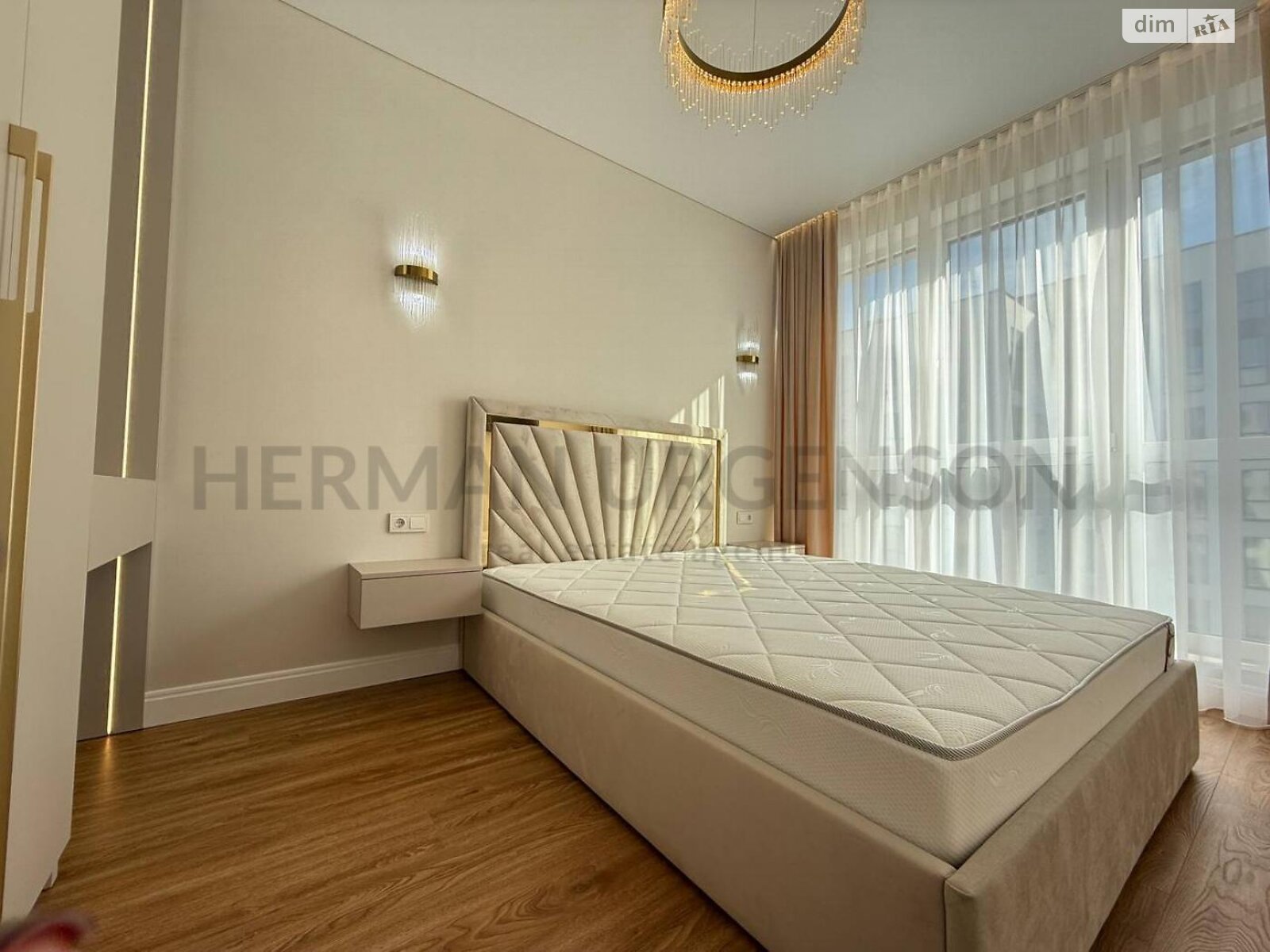 Продаж однокімнатної квартири в Минаї, на вул. Августина Волошина, фото 1