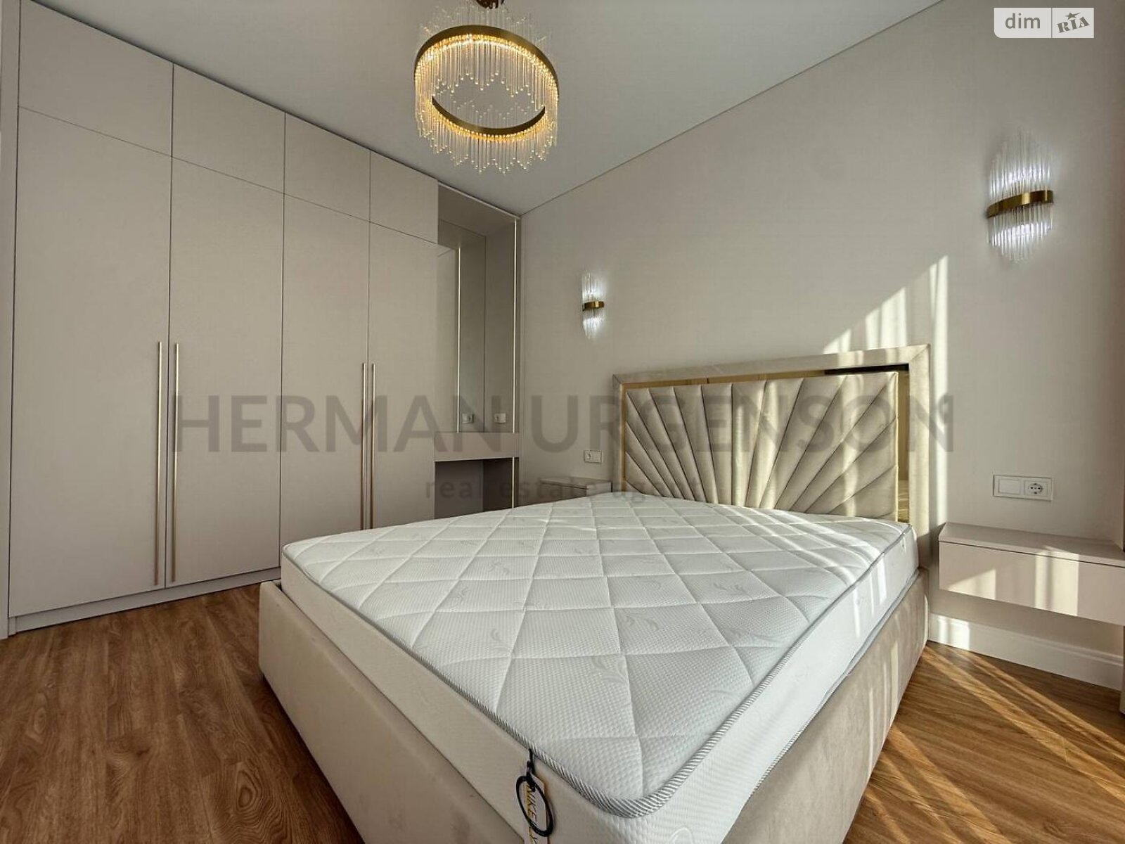 Продаж однокімнатної квартири в Минаї, на вул. Августина Волошина, фото 1