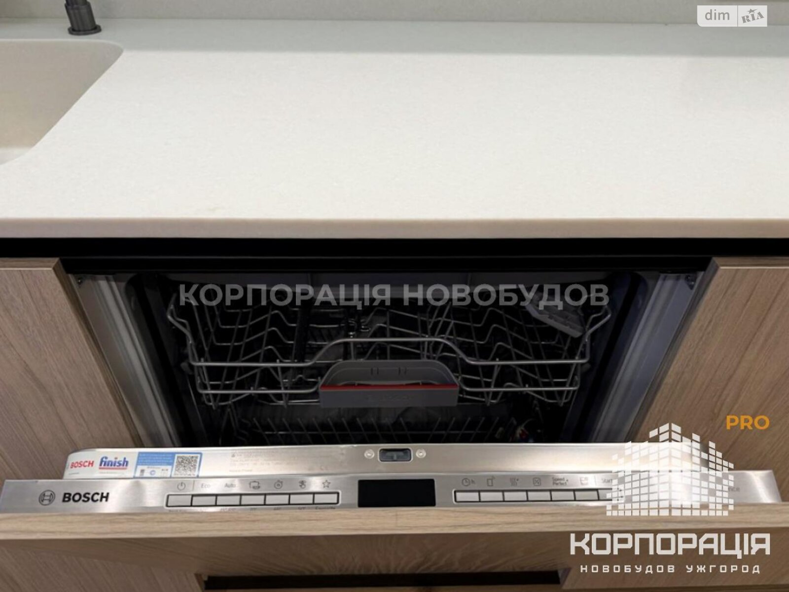 Продажа трехкомнатной квартиры в Минае, на ул. Августина Волошина, фото 1