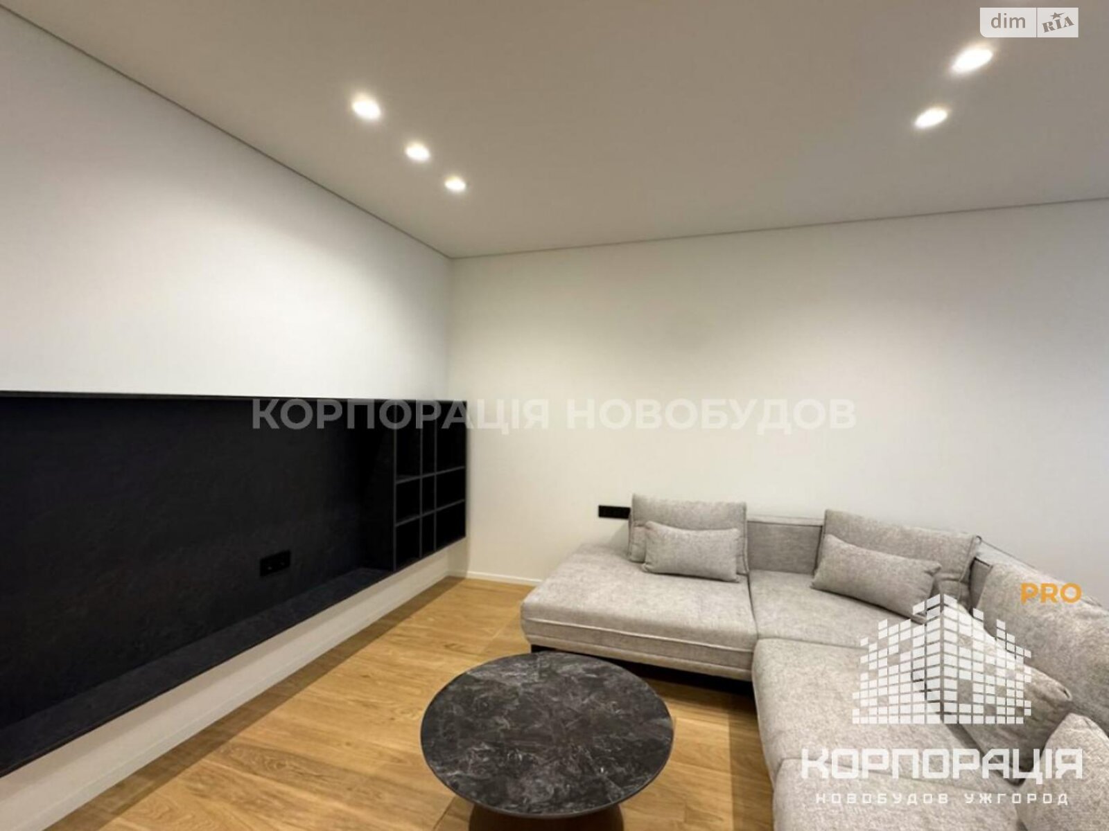 Продажа трехкомнатной квартиры в Минае, на ул. Августина Волошина, фото 1