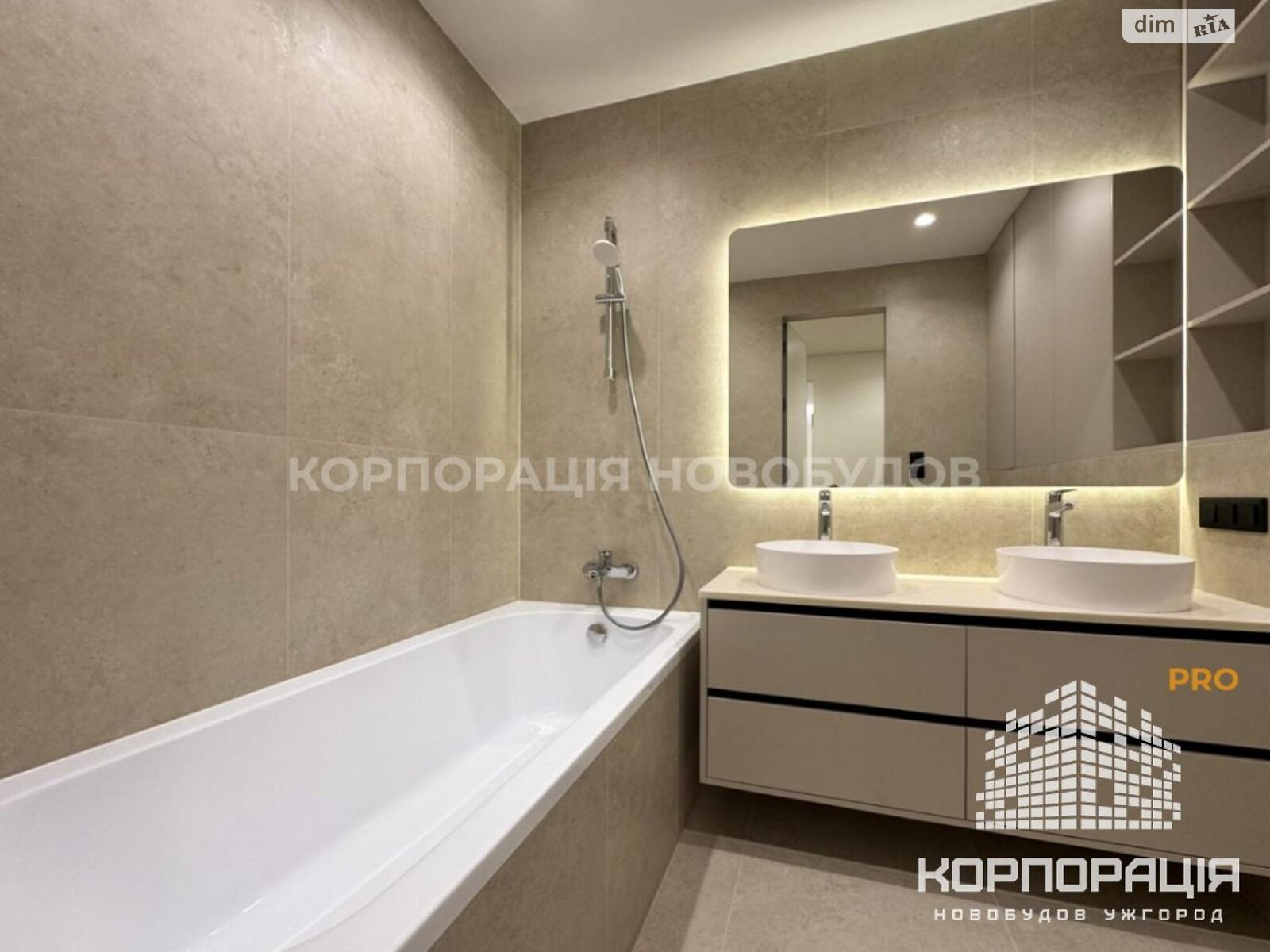 Продажа трехкомнатной квартиры в Минае, на ул. Августина Волошина, фото 1