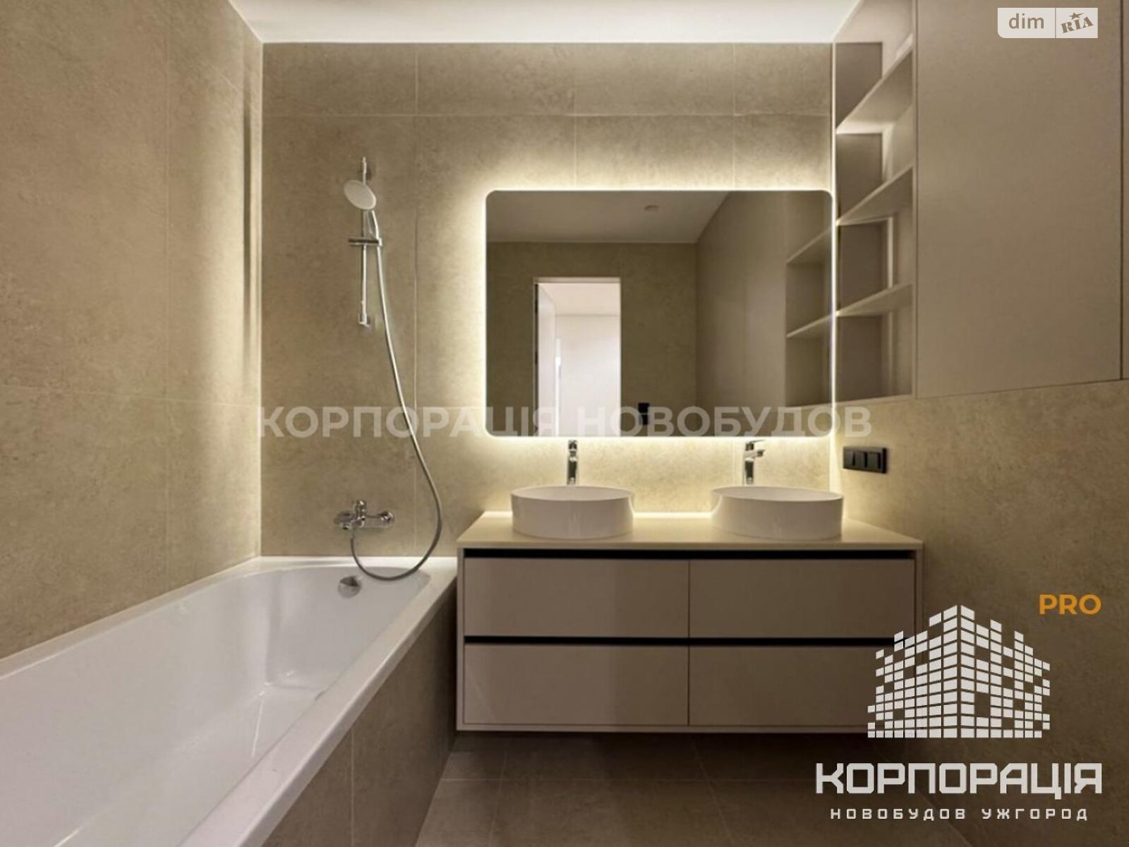 Продажа трехкомнатной квартиры в Минае, на ул. Августина Волошина, фото 1