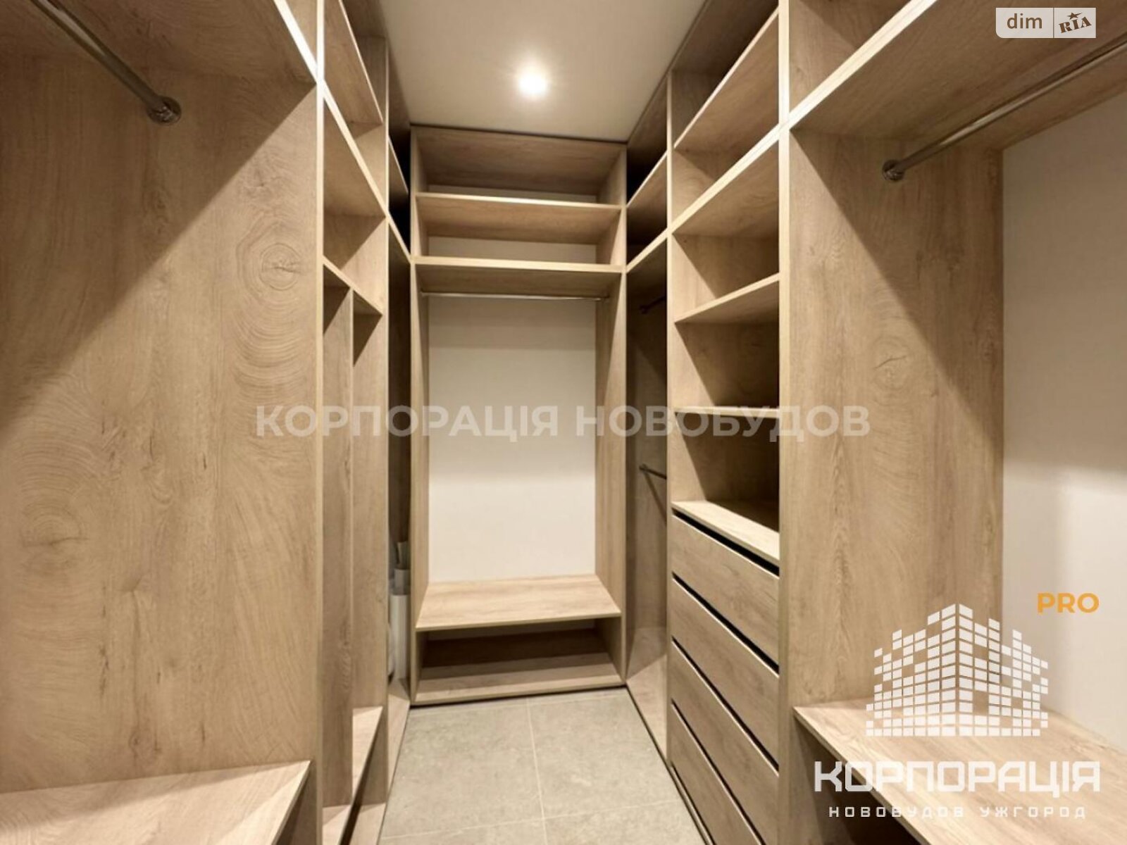 Продажа трехкомнатной квартиры в Минае, на ул. Августина Волошина, фото 1