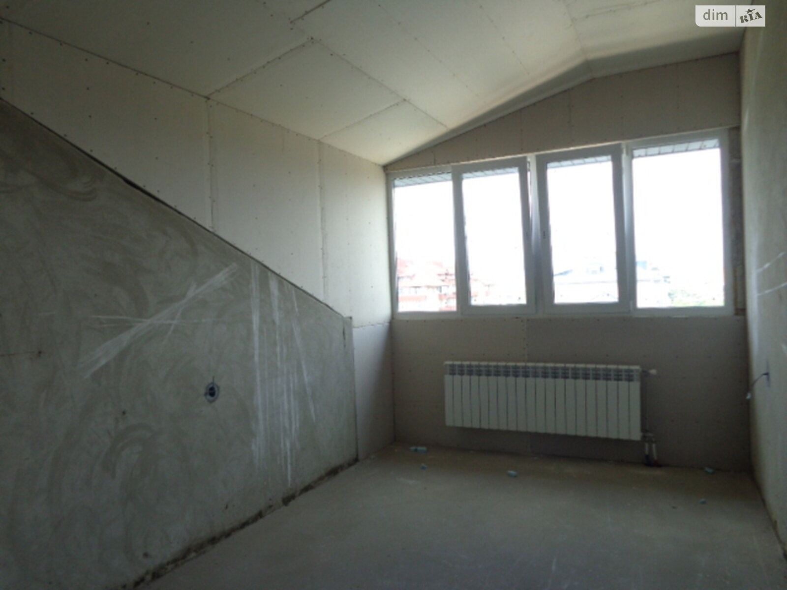 Продажа трехкомнатной квартиры в Минае, на пер. Парковый 8В, фото 1 Продажа трехкомнатной квартиры в Минае, на пер. Парковый 8В, фото 1