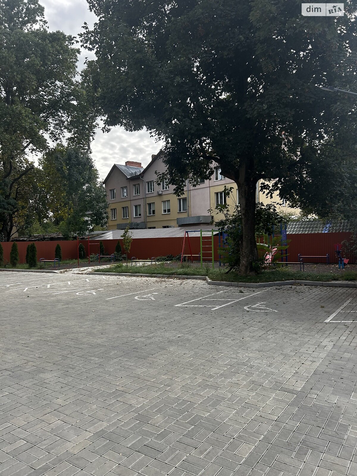 Продажа трехкомнатной квартиры в Мукачеве, на ул. Тараса Шевченко 13А, фото 1
