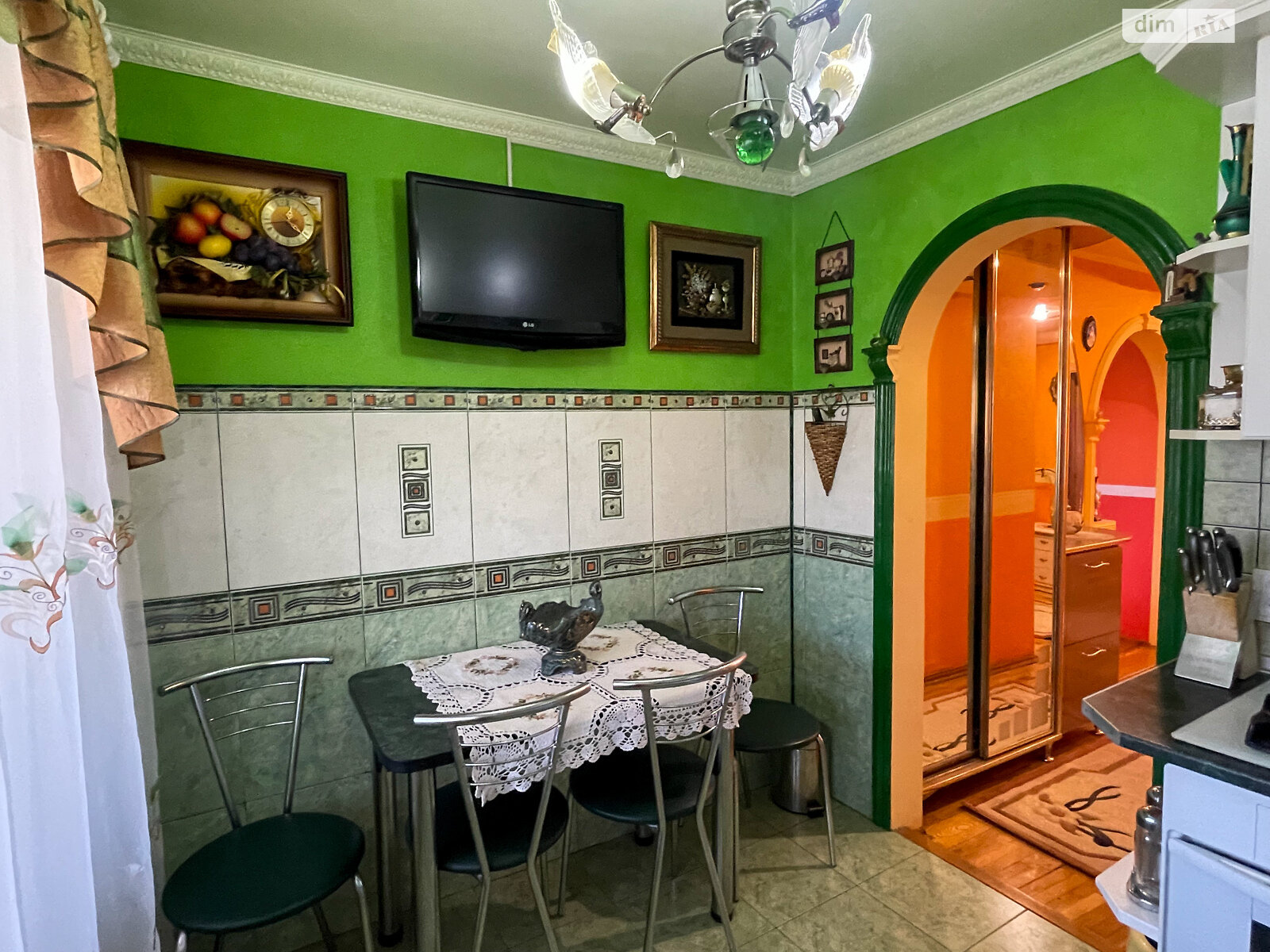 Продажа трехкомнатной квартиры в Мукачеве, на ул. Даниила Апостола 5А, фото 1 Продажа трехкомнатной квартиры в Мукачеве, на ул. Даниила Апостола 5А, фото 1
