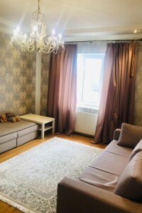 Продажа трехкомнатной квартиры в Мукачеве, на ул. Ильи Репина 9, фото 2
