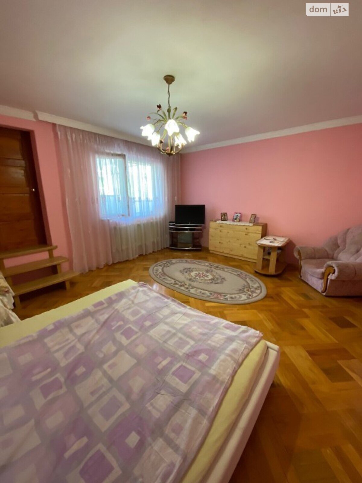 Продажа четырехкомнатной квартиры в Мукачеве, на центральна частина міста, район Мукачево фото 1