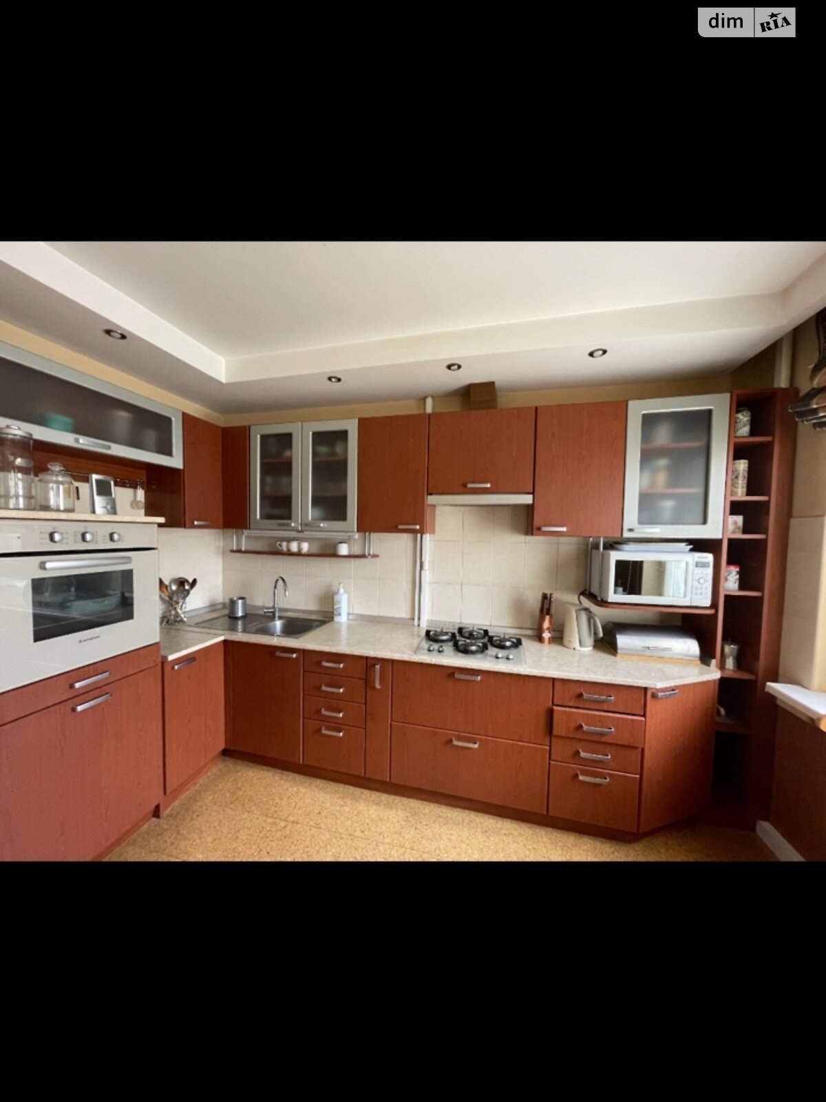 Продажа трехкомнатной квартиры в Мукачеве, на ул. Илоны Зрини 113, район Пентагон фото 1