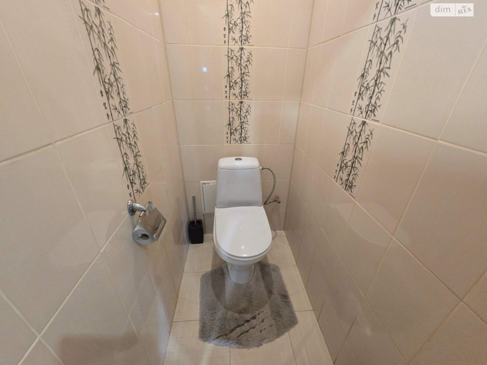 Продаж трикімнатної квартири в Мукачеві, на вул. Росвигівська, фото 1 Продаж трикімнатної квартири в Мукачеві, на вул. Росвигівська, фото 1