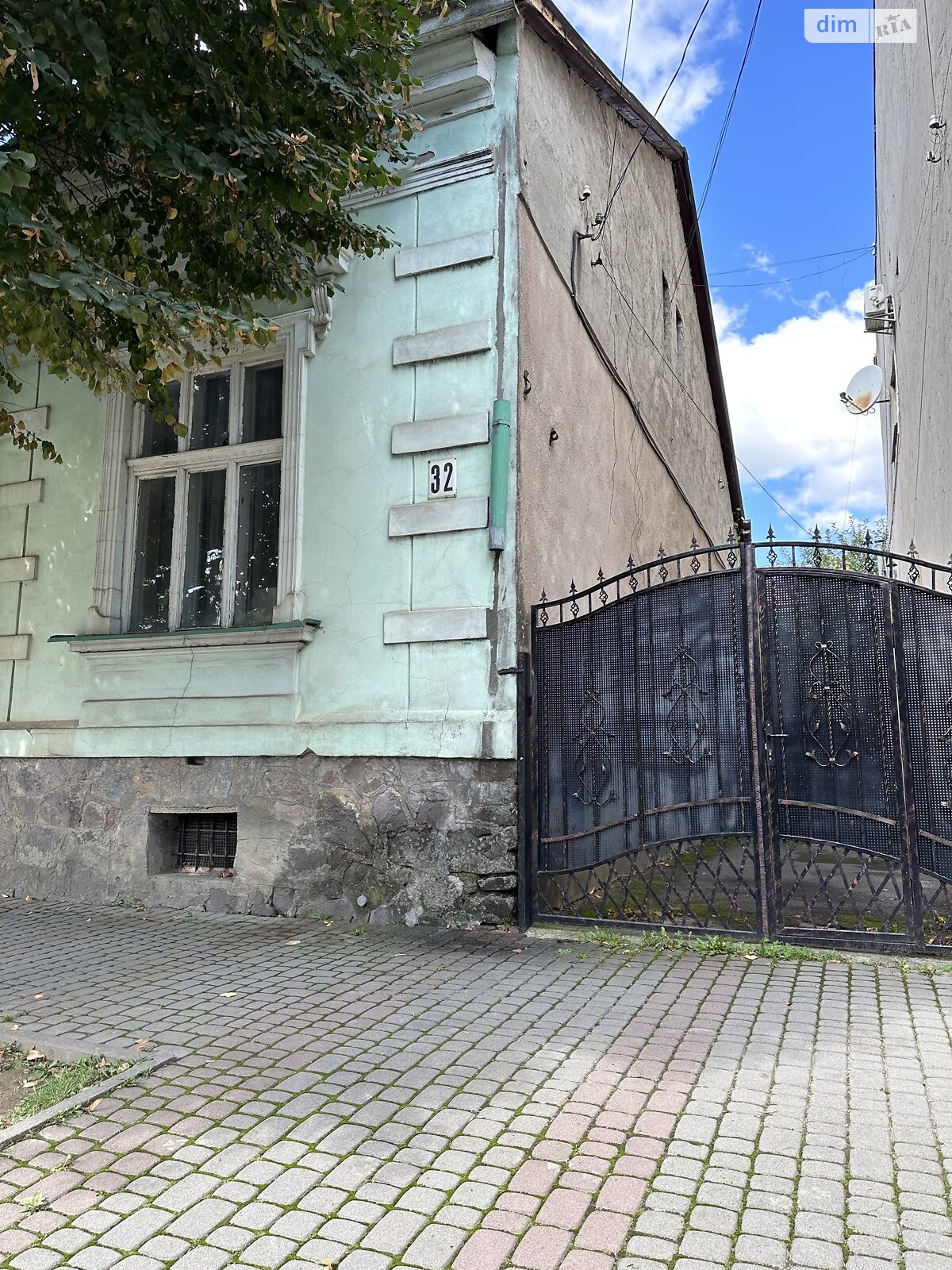 Продажа четырехкомнатной квартиры в Мукачеве, на ул. Ярослава Мудрого 32, район Центр фото 1