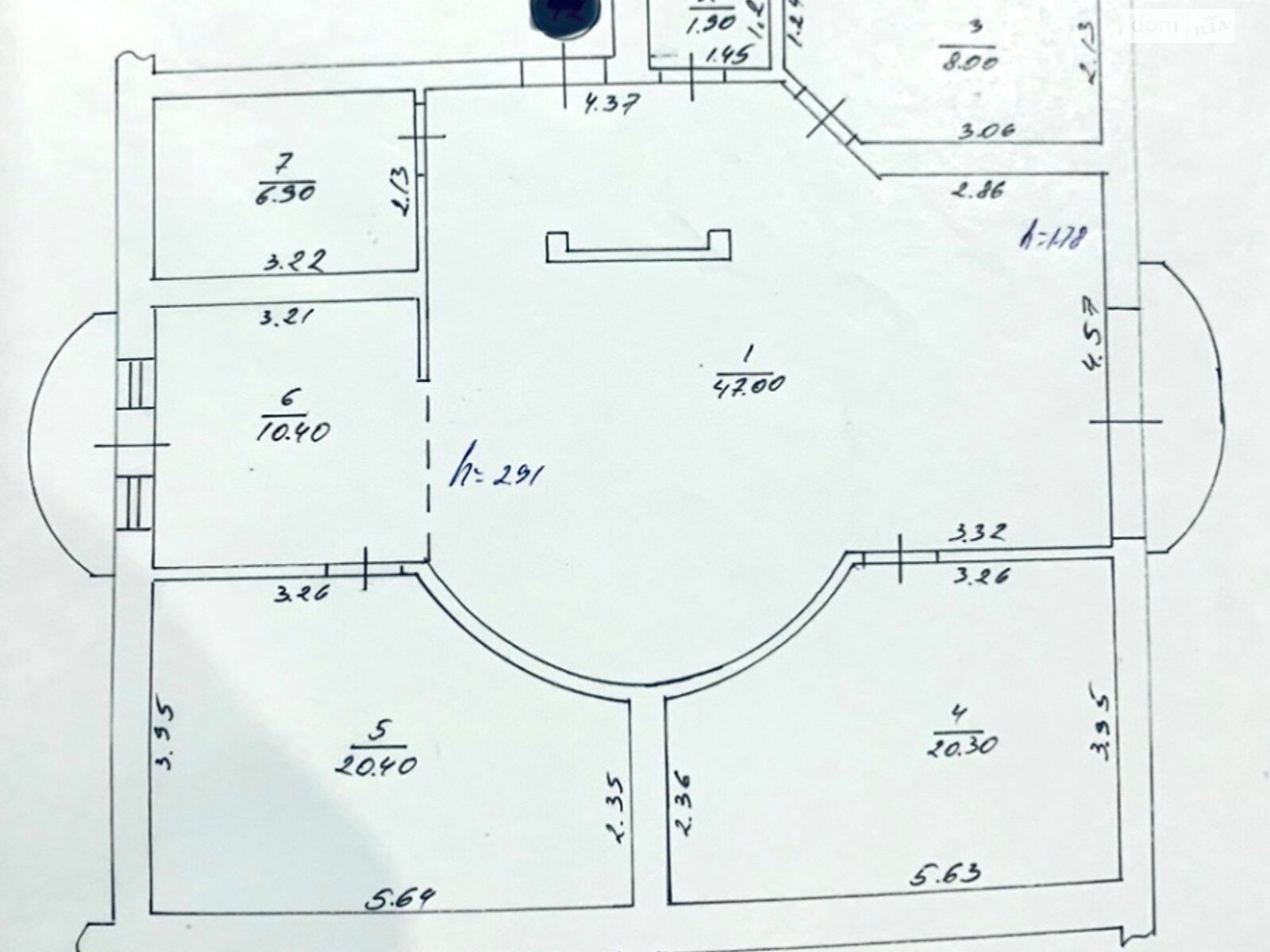 Продажа трехкомнатной квартиры в Мукачеве, на ул. Юрия Герца, район Центр фото 1 Продажа трехкомнатной квартиры в Мукачеве, на ул. Юрия Герца, район Центр фото 1