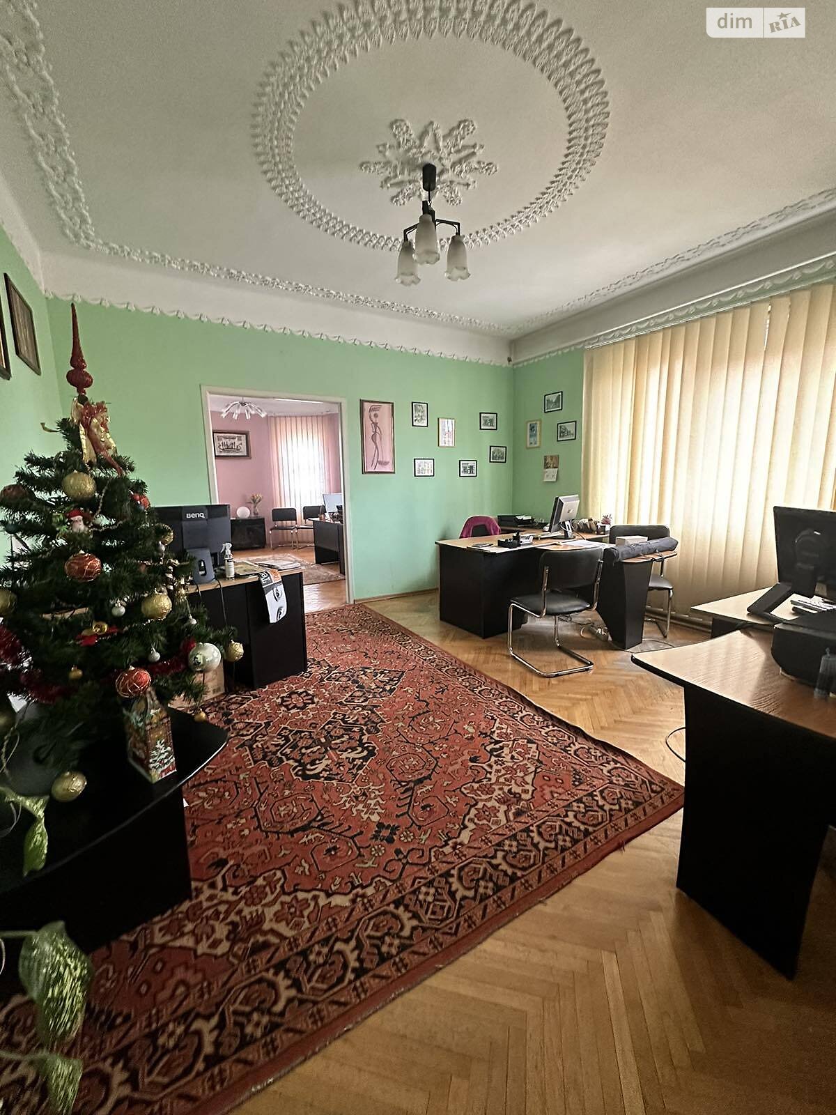 Продажа трехкомнатной квартиры в Мукачеве, на центр, район Центр фото 1 Продажа трехкомнатной квартиры в Мукачеве, на центр, район Центр фото 1