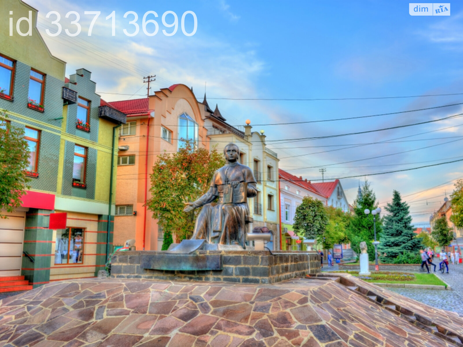 Продаж трикімнатної квартири в Мукачеві, на вул. Латоричний двір 6-1, кв. 5, район Центр фото 1