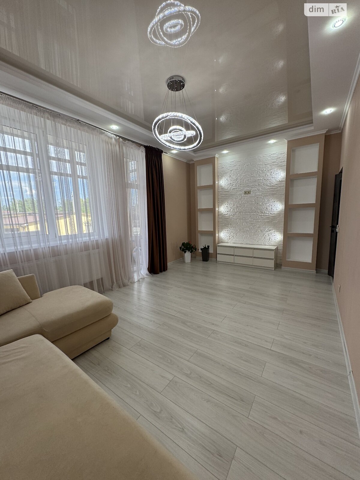 Продаж двокімнатної квартири в Надворній, на вул. Соборна 87, кв. 4, район Надвірна фото 1 Продаж двокімнатної квартири в Надворній, на вул. Соборна 87, кв. 4, район Надвірна фото 1