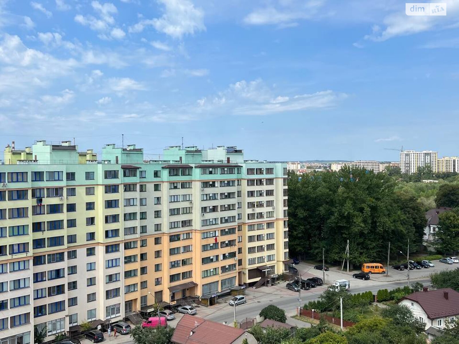Продаж трикімнатної квартири в Микитинцях, на вул. Петра Маланюка, фото 1 Продаж трикімнатної квартири в Микитинцях, на вул. Петра Маланюка, фото 1