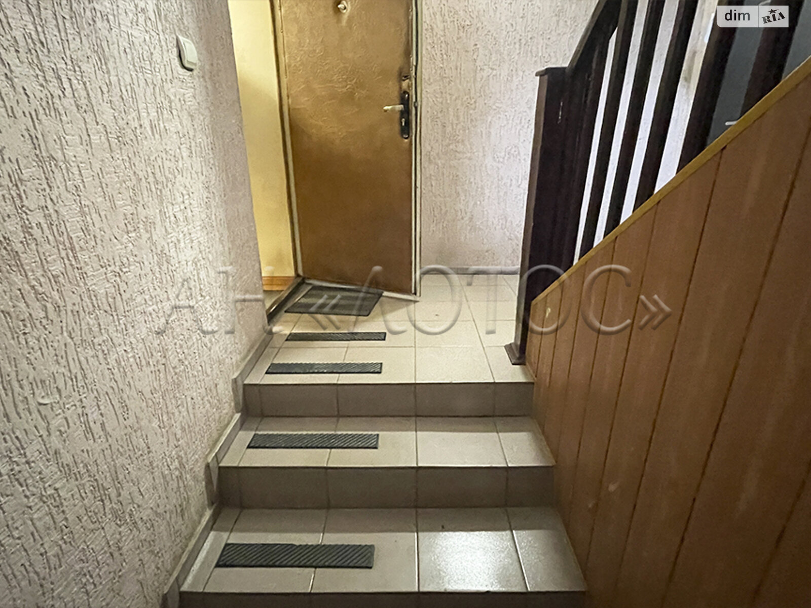 Продажа трехкомнатной квартиры в Николаеве, на ул. Школьная 2, район Ингульский фото 1
