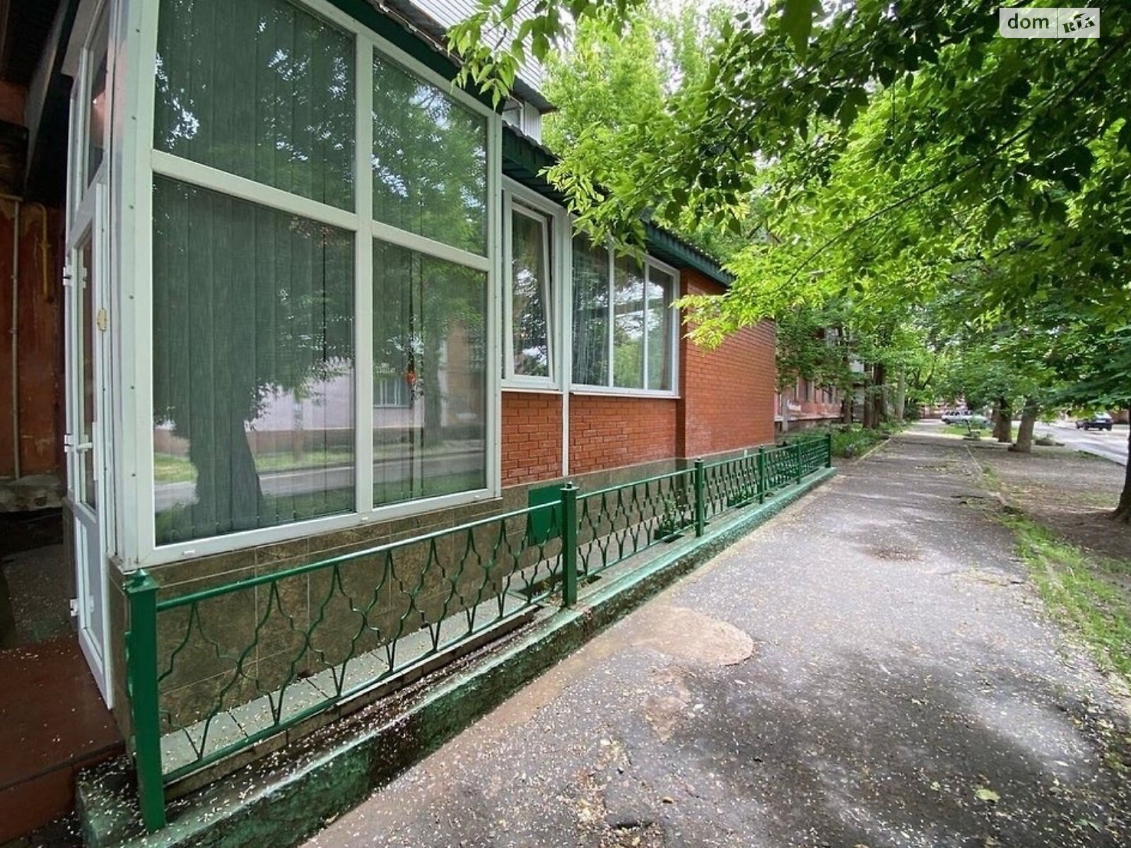 Продаж трикімнатної квартири в Миколаєві, на вул. Театральна, район Інгульський фото 1