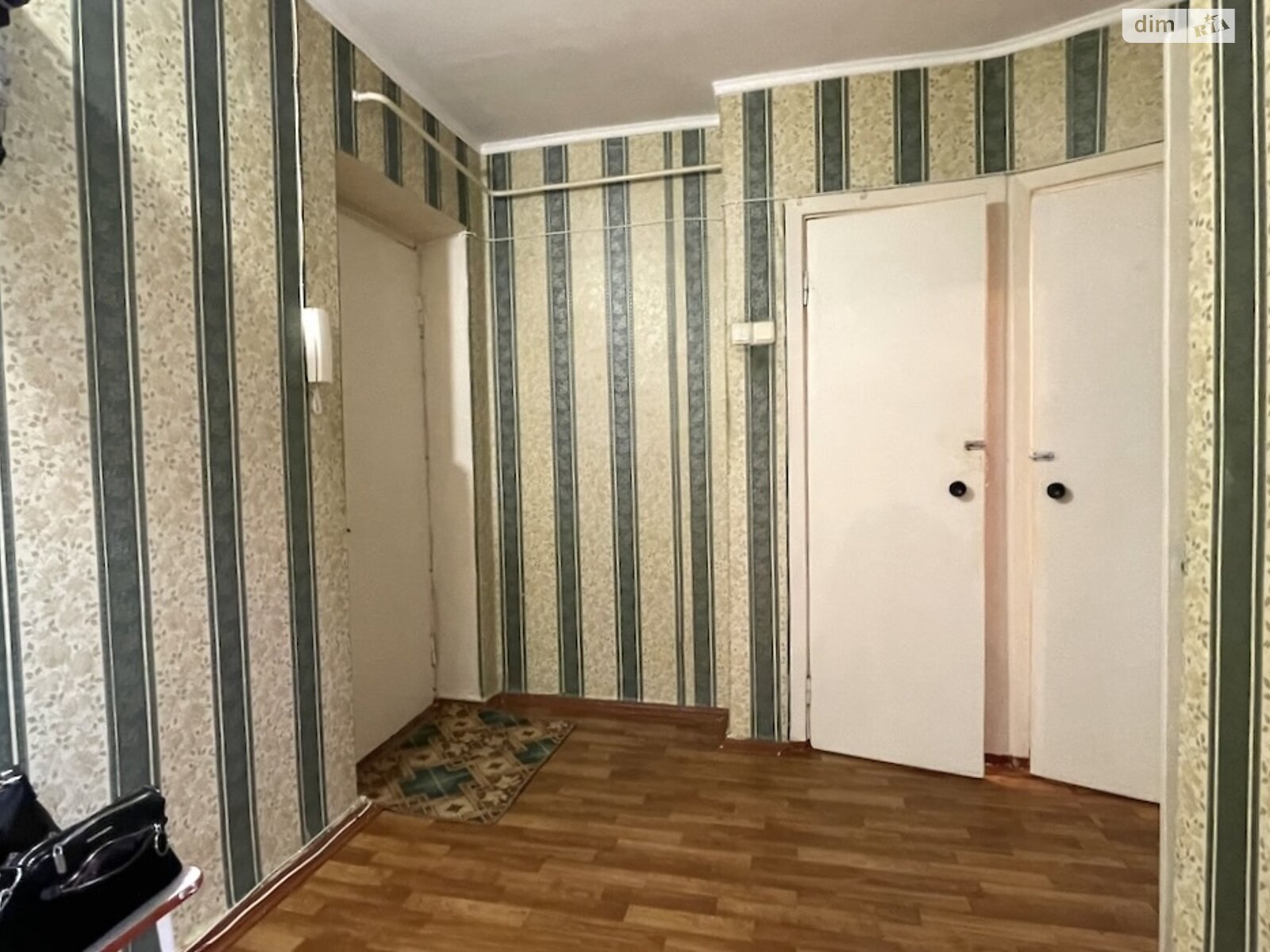 Продажа трехкомнатной квартиры в Николаеве, на ул. Южная 27, район Ингульский фото 1 Продажа трехкомнатной квартиры в Николаеве, на ул. Южная 27, район Ингульский фото 1