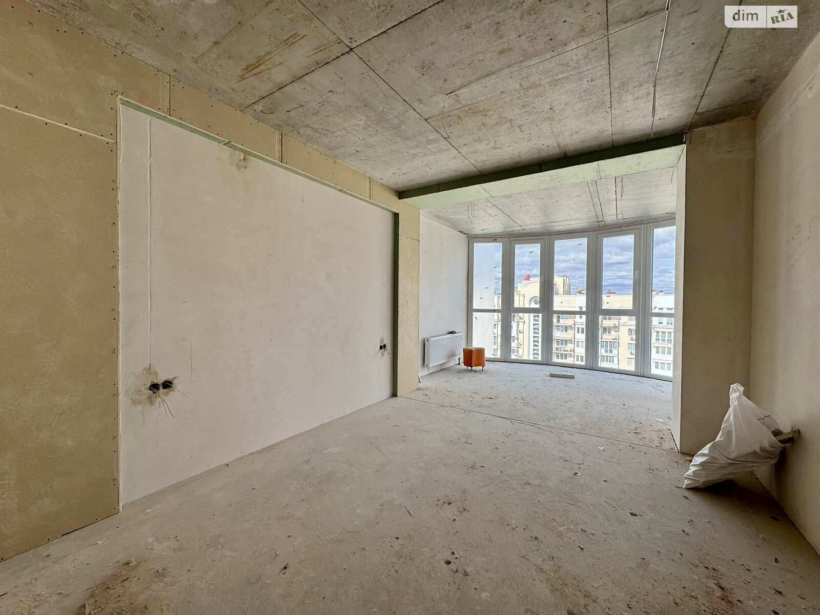 Продаж трикімнатної квартири в Миколаєві, на вул. Лазурна 9 корпус 21, район Намив фото 1