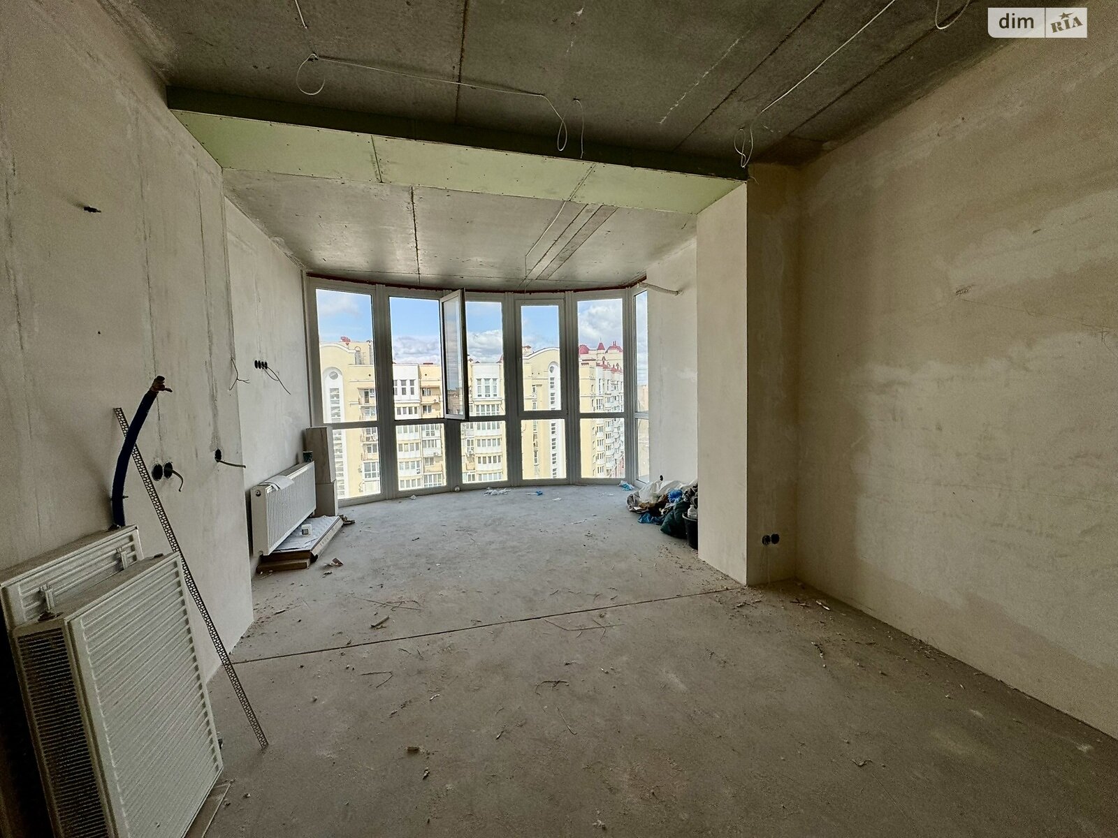 Продаж трикімнатної квартири в Миколаєві, на вул. Лазурна 9 корпус 21, район Намив фото 1