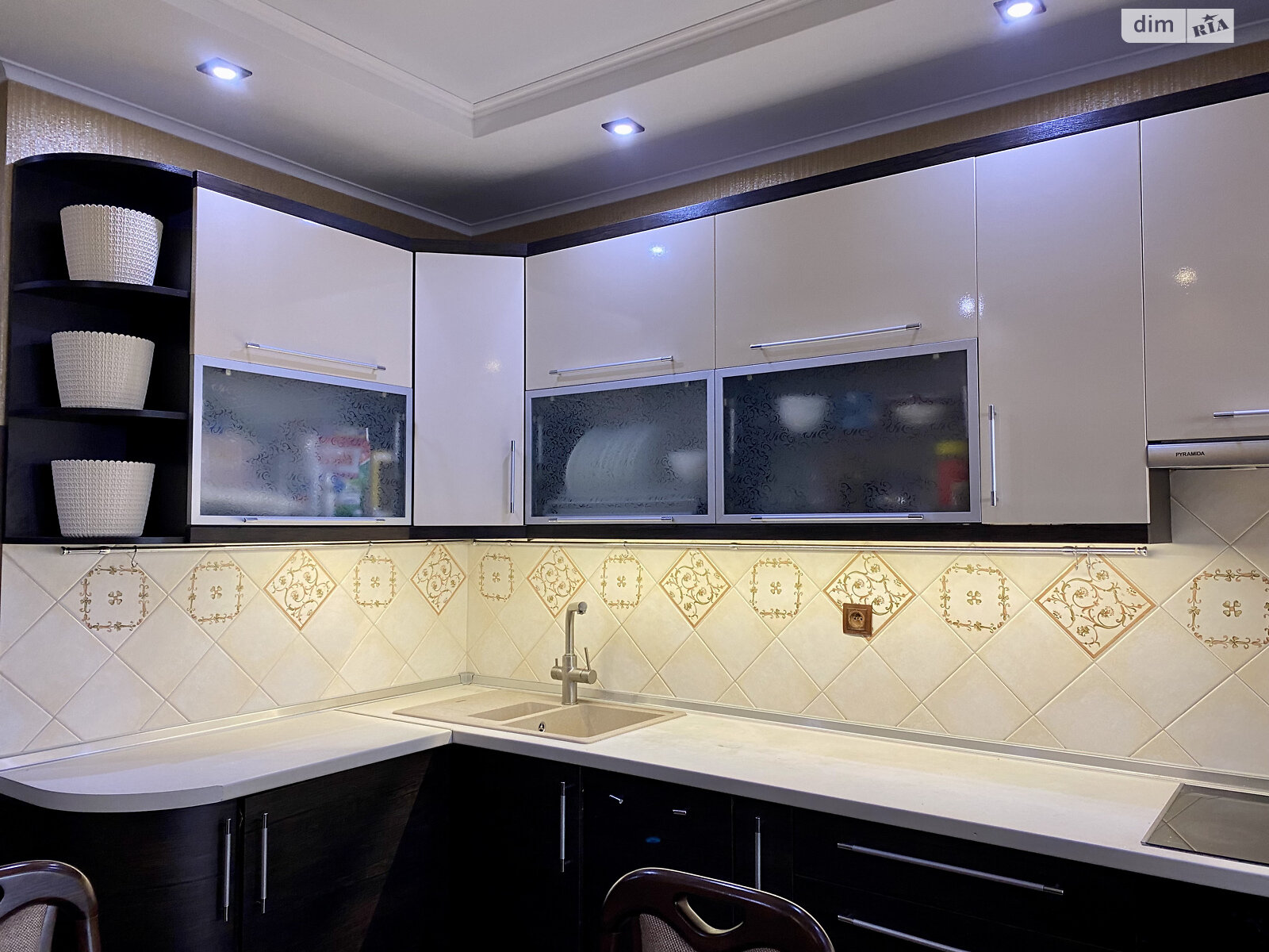 Продажа трехкомнатной квартиры в Николаеве, на ул. Лазурная, район Намыв фото 1