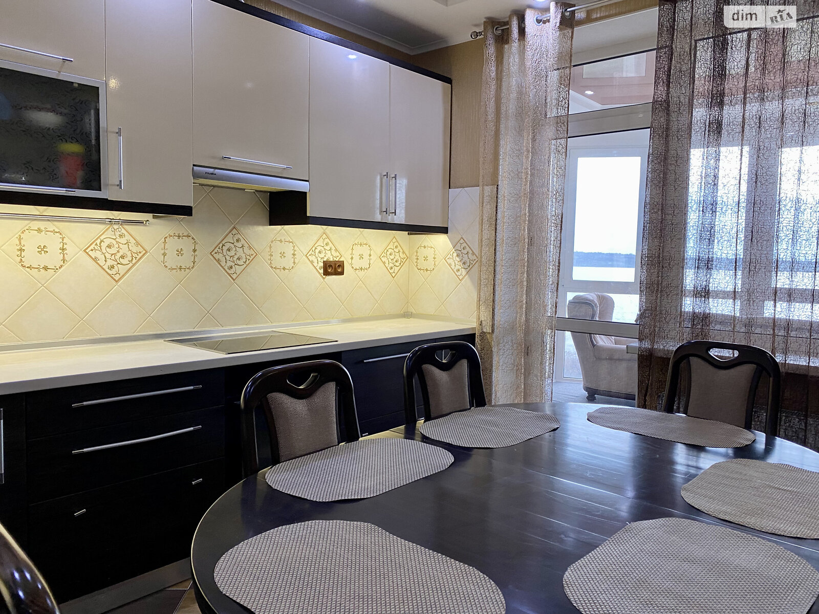 Продажа трехкомнатной квартиры в Николаеве, на ул. Лазурная, район Намыв фото 1