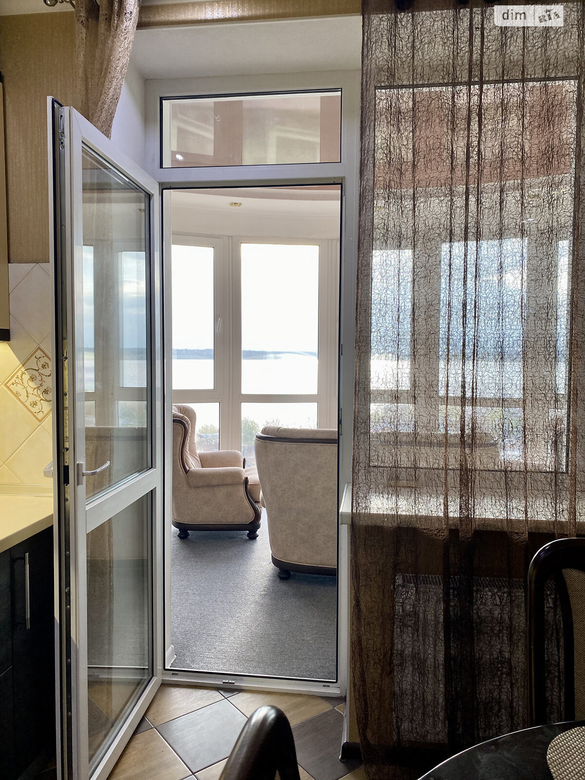 Продажа трехкомнатной квартиры в Николаеве, на ул. Лазурная, район Намыв фото 1