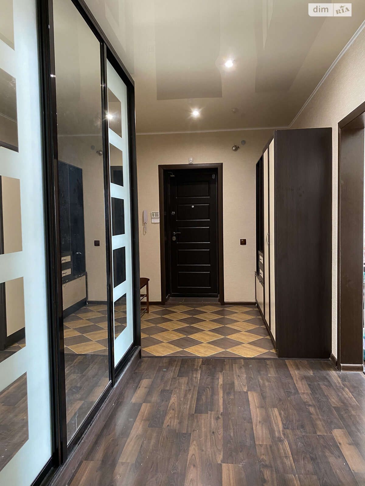 Продажа трехкомнатной квартиры в Николаеве, на ул. Лазурная, район Намыв фото 1