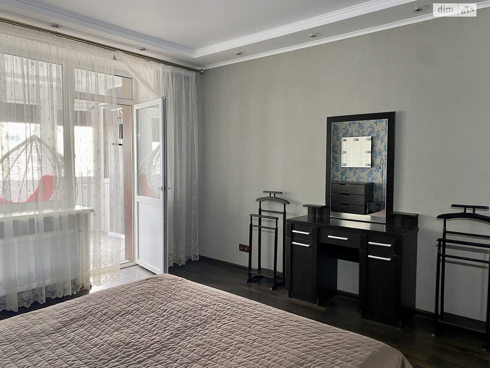 Продажа трехкомнатной квартиры в Николаеве, на ул. Лазурная, район Намыв фото 1