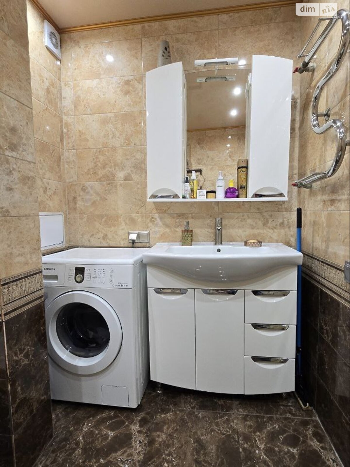 Продажа четырехкомнатной квартиры в Николаеве, на ул. Озерная 35, район Намыв фото 1 Продажа четырехкомнатной квартиры в Николаеве, на ул. Озерная 35, район Намыв фото 1