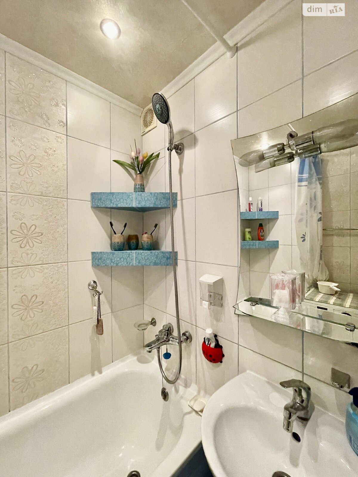 Продаж трикімнатної квартири в Миколаєві, на вул. Китобоїв, район Новий Водопій фото 1 Продаж трикімнатної квартири в Миколаєві, на вул. Китобоїв, район Новий Водопій фото 1