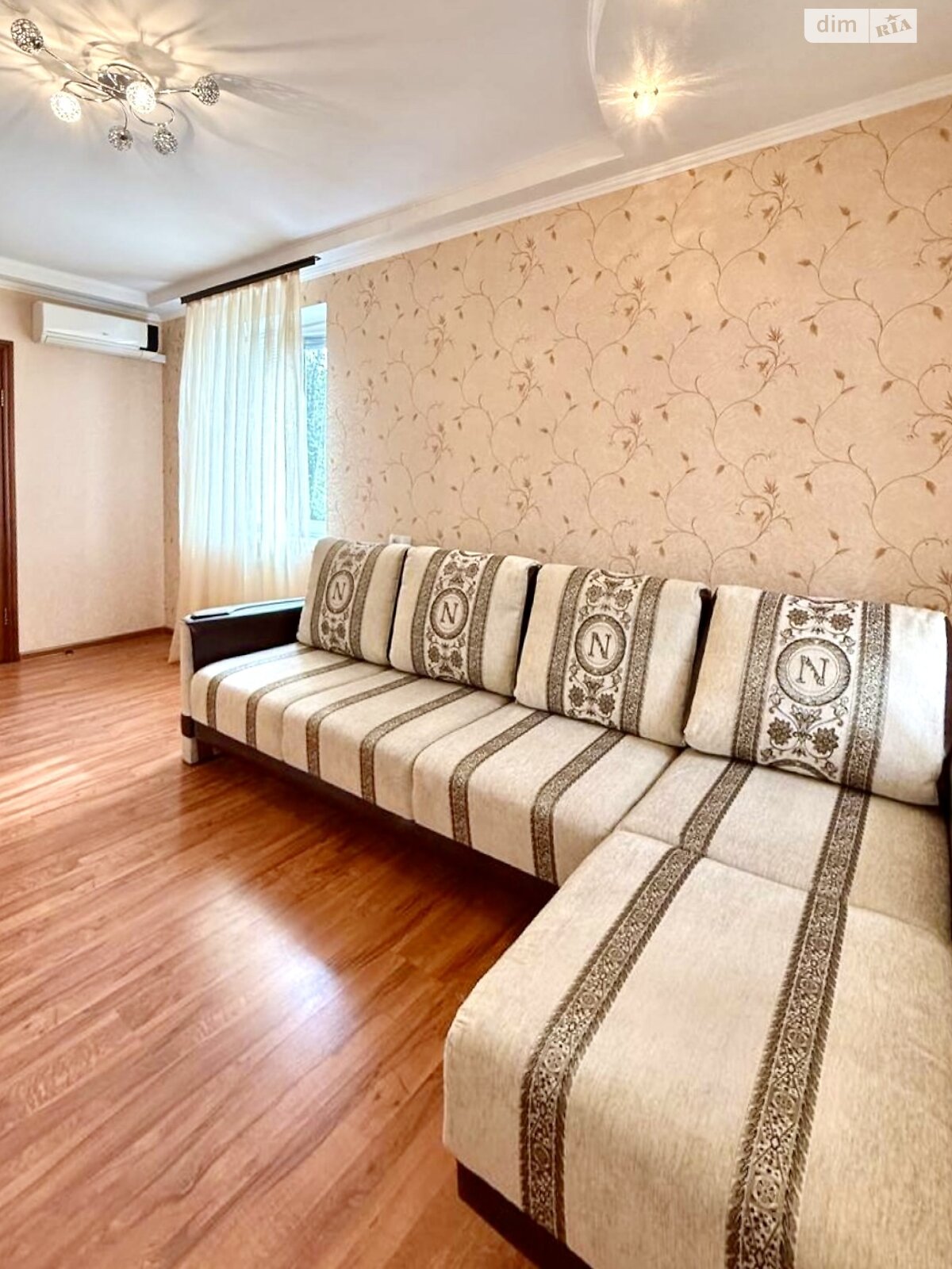 Продаж трикімнатної квартири в Миколаєві, на просп. Миру, район Новий Водопій фото 1