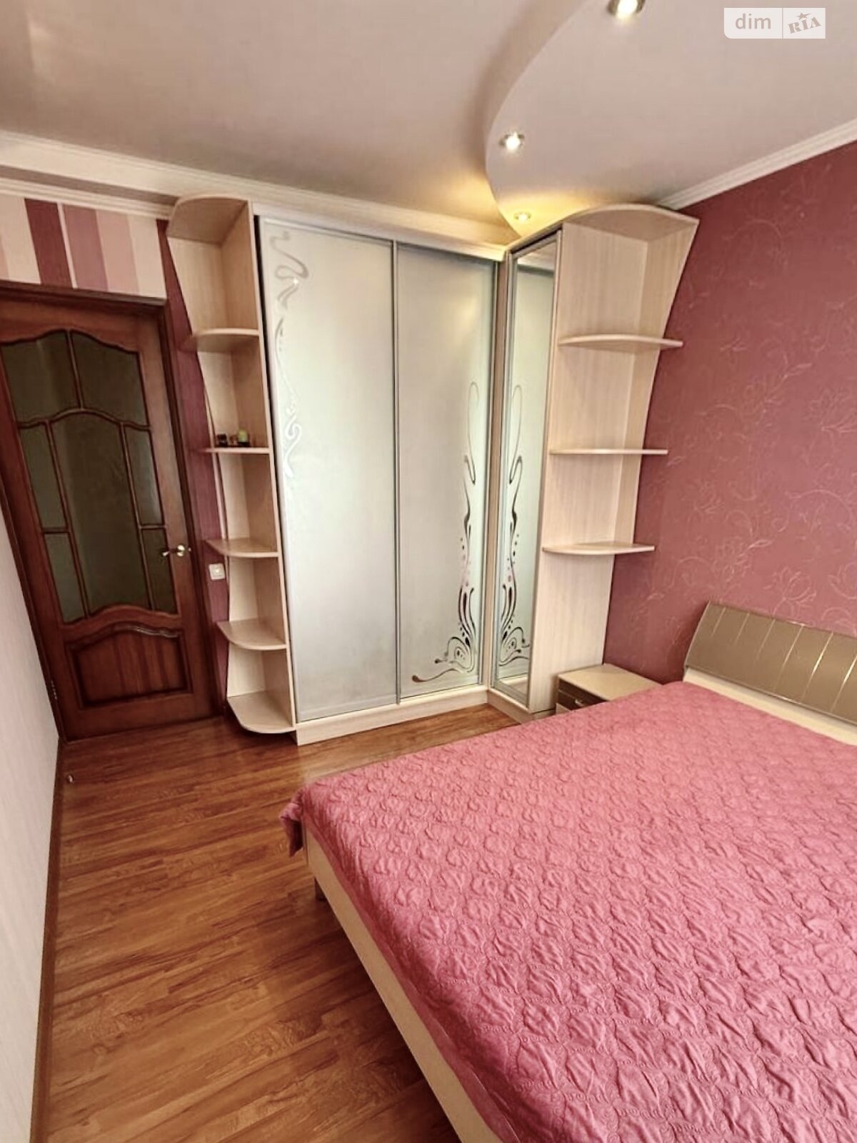 Продаж трикімнатної квартири в Миколаєві, на просп. Миру, район Новий Водопій фото 1