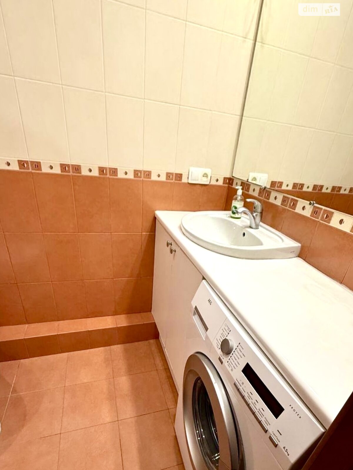 Продаж трикімнатної квартири в Миколаєві, на просп. Миру, район Новий Водопій фото 1