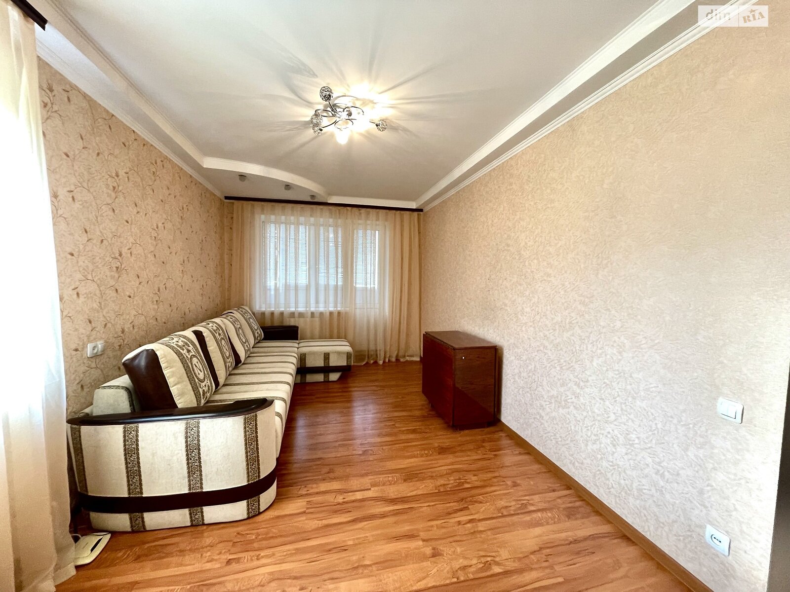 Продаж трикімнатної квартири в Миколаєві, на просп. Миру, район Новий Водопій фото 1