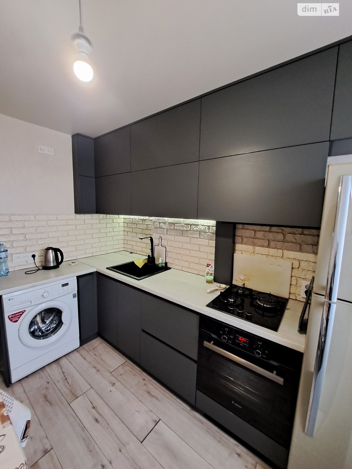 Продажа трехкомнатной квартиры в Николаеве, на 12 ул. Продольная, район Новый Водопой фото 1 Продажа трехкомнатной квартиры в Николаеве, на 12 ул. Продольная, район Новый Водопой фото 1