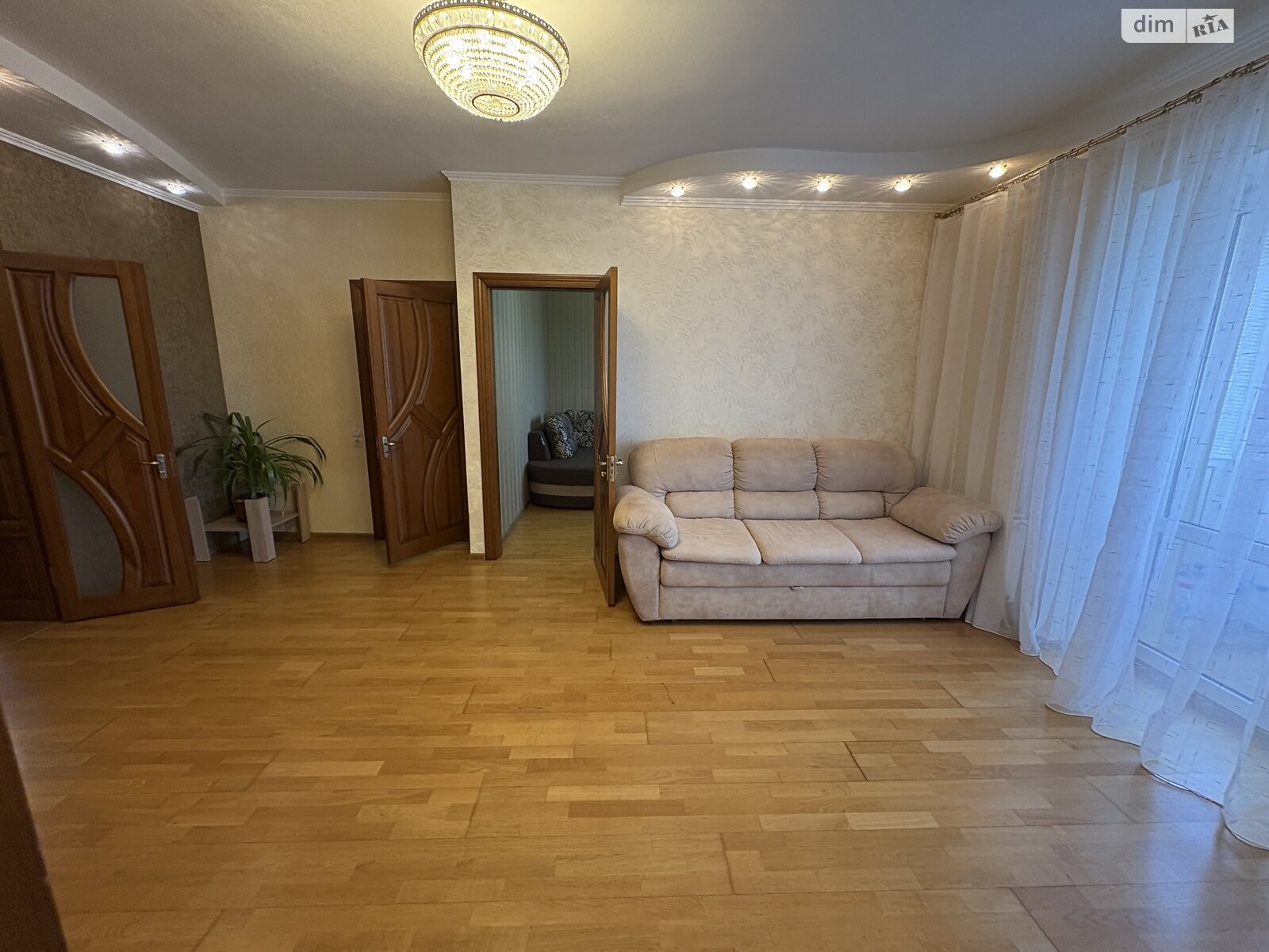 Продажа трехкомнатной квартиры в Николаеве, на 12 ул. Продольная 16, район Новый Водопой фото 1 Продажа трехкомнатной квартиры в Николаеве, на 12 ул. Продольная 16, район Новый Водопой фото 1