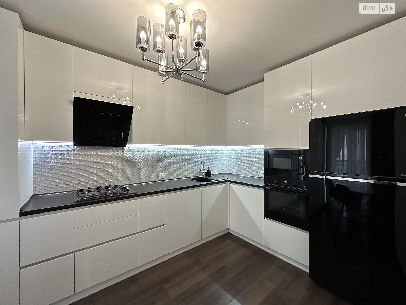 Продажа трехкомнатной квартиры в Николаеве, на ул. Озерная 47Б, фото 1 Продажа трехкомнатной квартиры в Николаеве, на ул. Озерная 47Б, фото 1