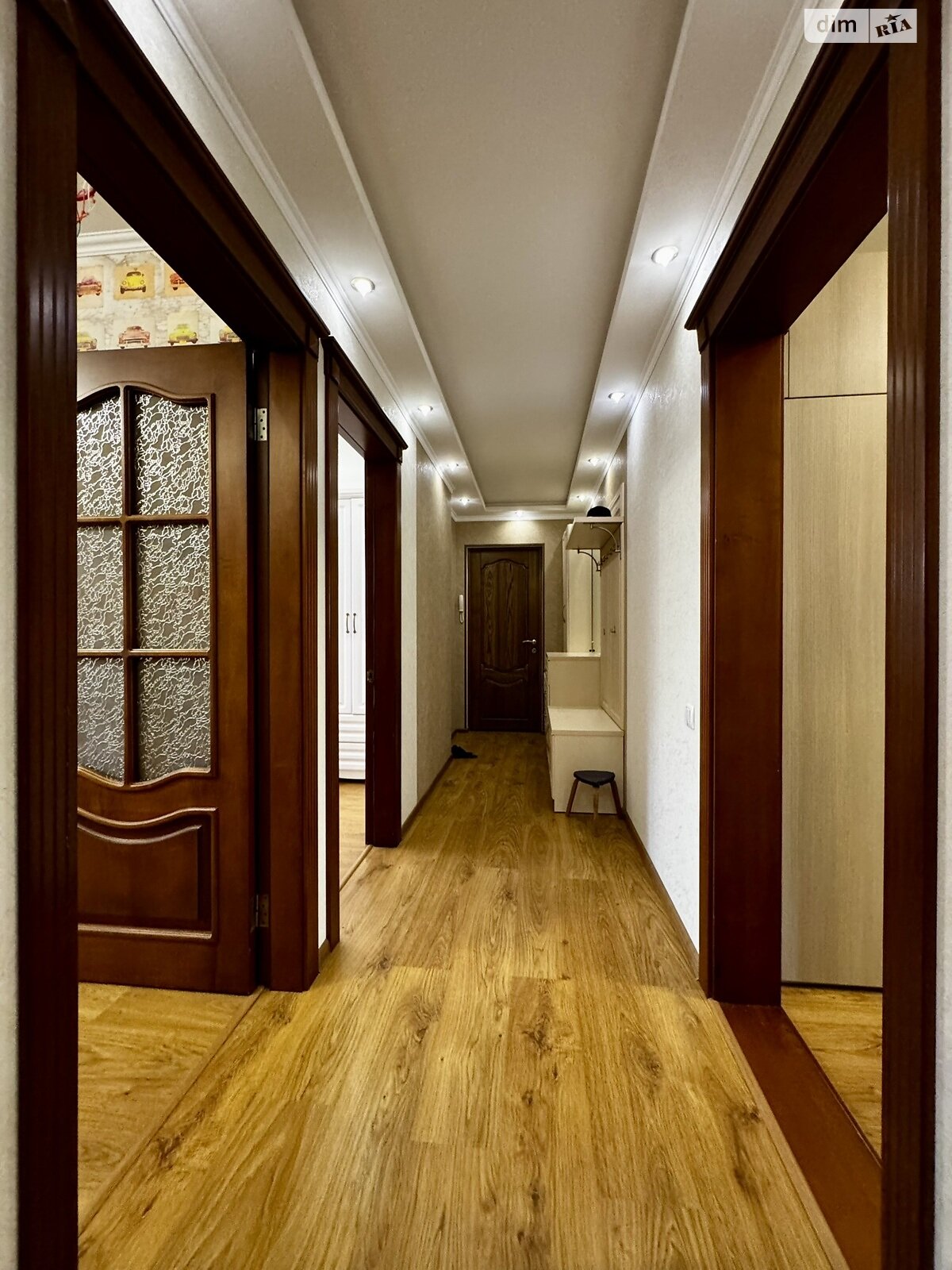 Продаж чотирикімнатної квартири в Миколаєві, на вул. Космонавтів 74, район Площа Перемоги фото 1