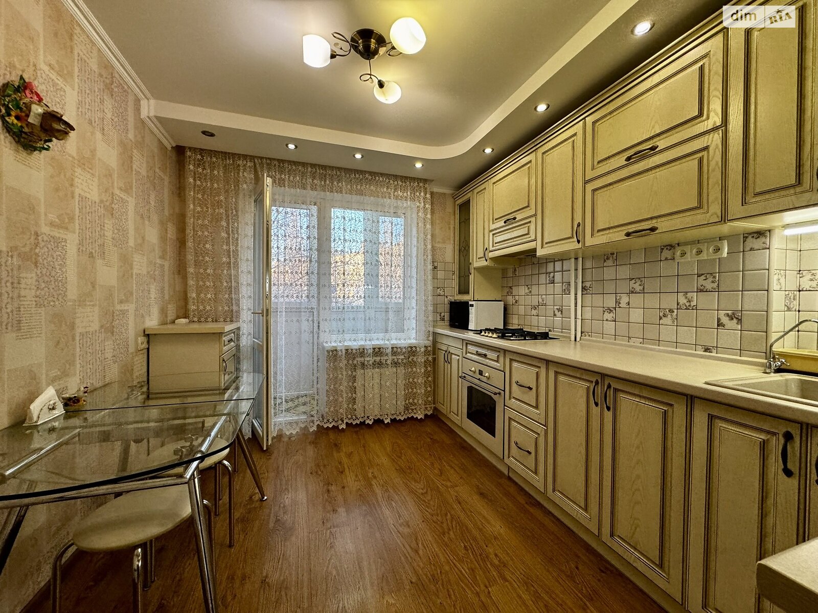 Продаж чотирикімнатної квартири в Миколаєві, на вул. Космонавтів 74, район Площа Перемоги фото 1