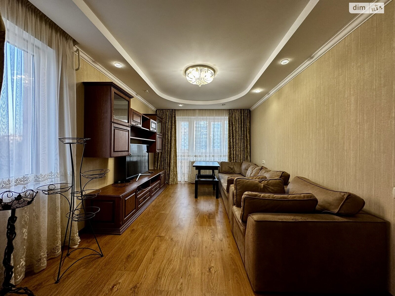 Продаж чотирикімнатної квартири в Миколаєві, на вул. Космонавтів 74, район Площа Перемоги фото 1