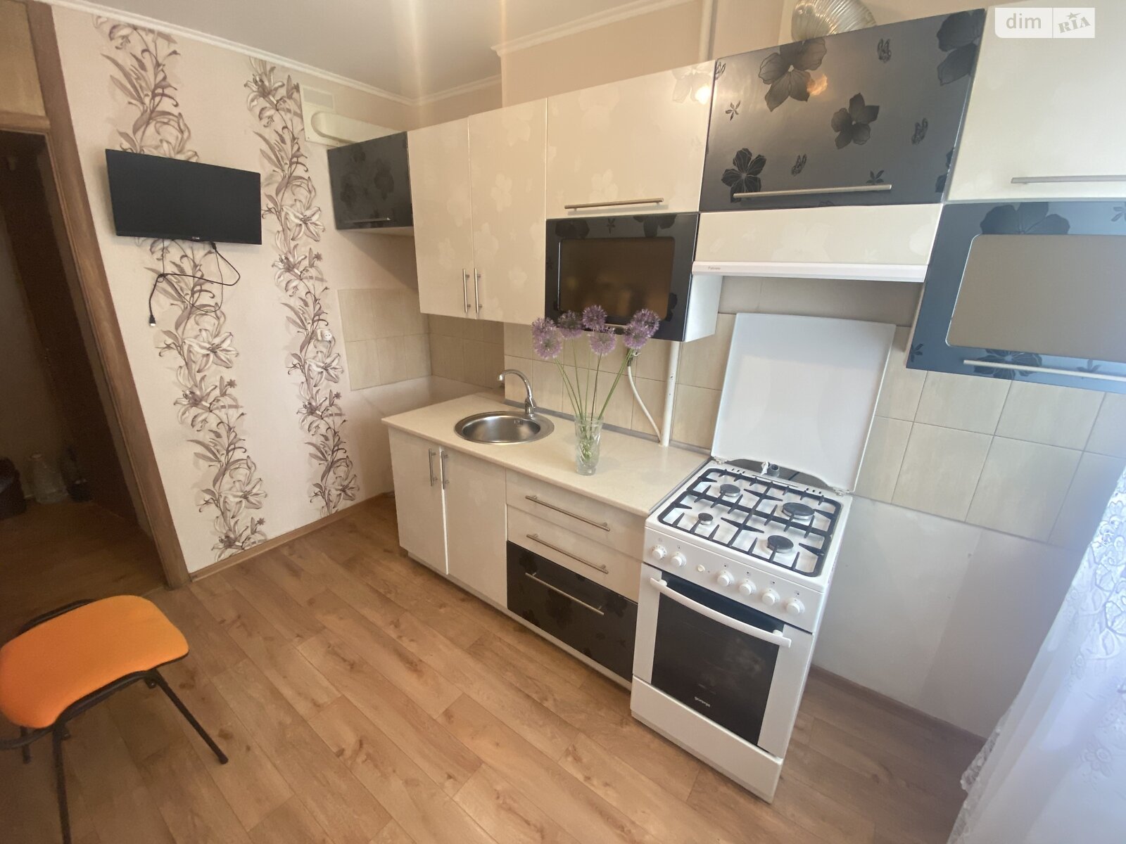 Продажа двухкомнатной квартиры в Николаеве, на ул. Театральная 51, фото 1 Продажа двухкомнатной квартиры в Николаеве, на ул. Театральная 51, фото 1