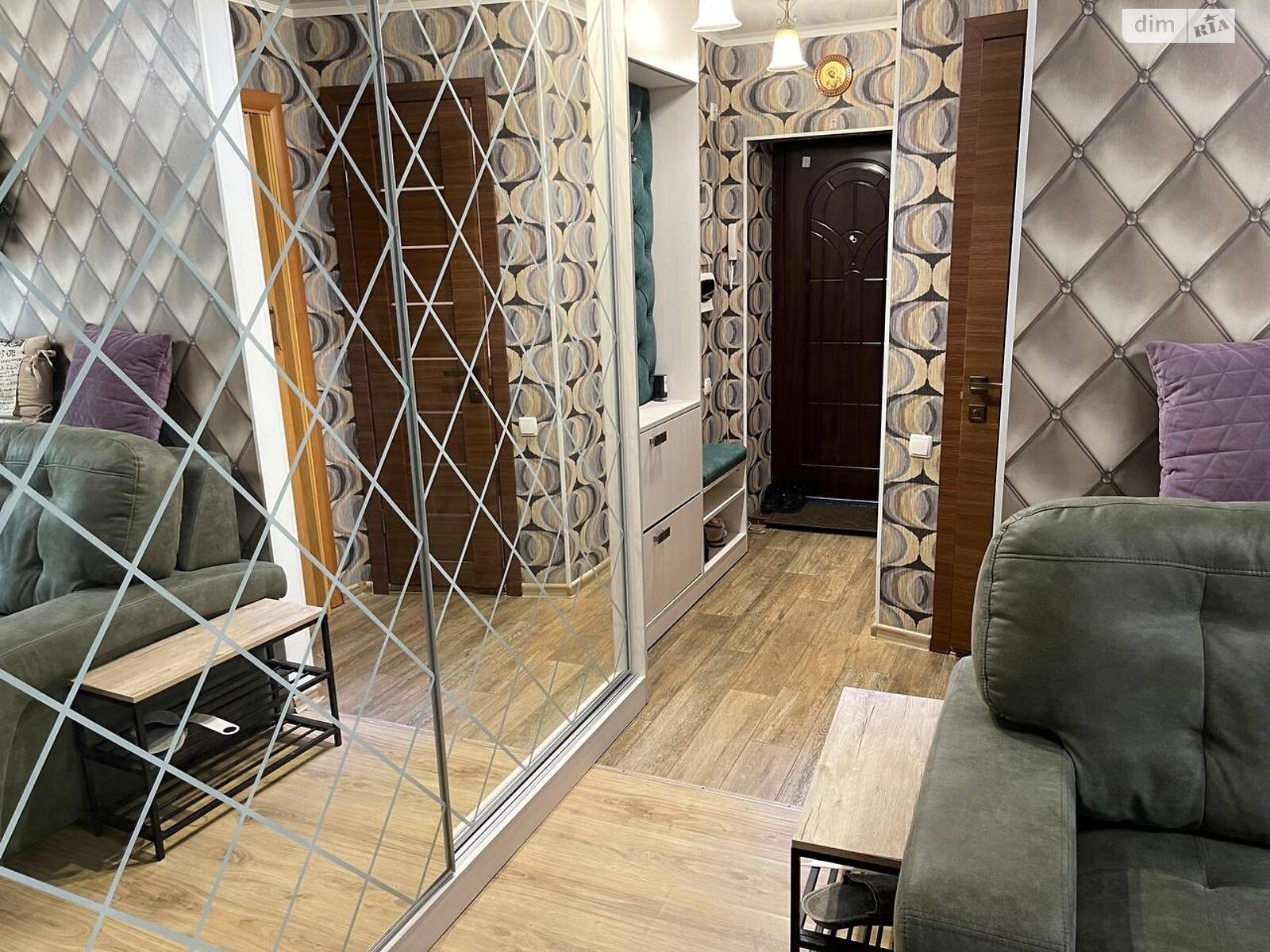 Продажа трехкомнатной квартиры в Николаеве, на ул. Школьная, район Соляные фото 1 Продажа трехкомнатной квартиры в Николаеве, на ул. Школьная, район Соляные фото 1